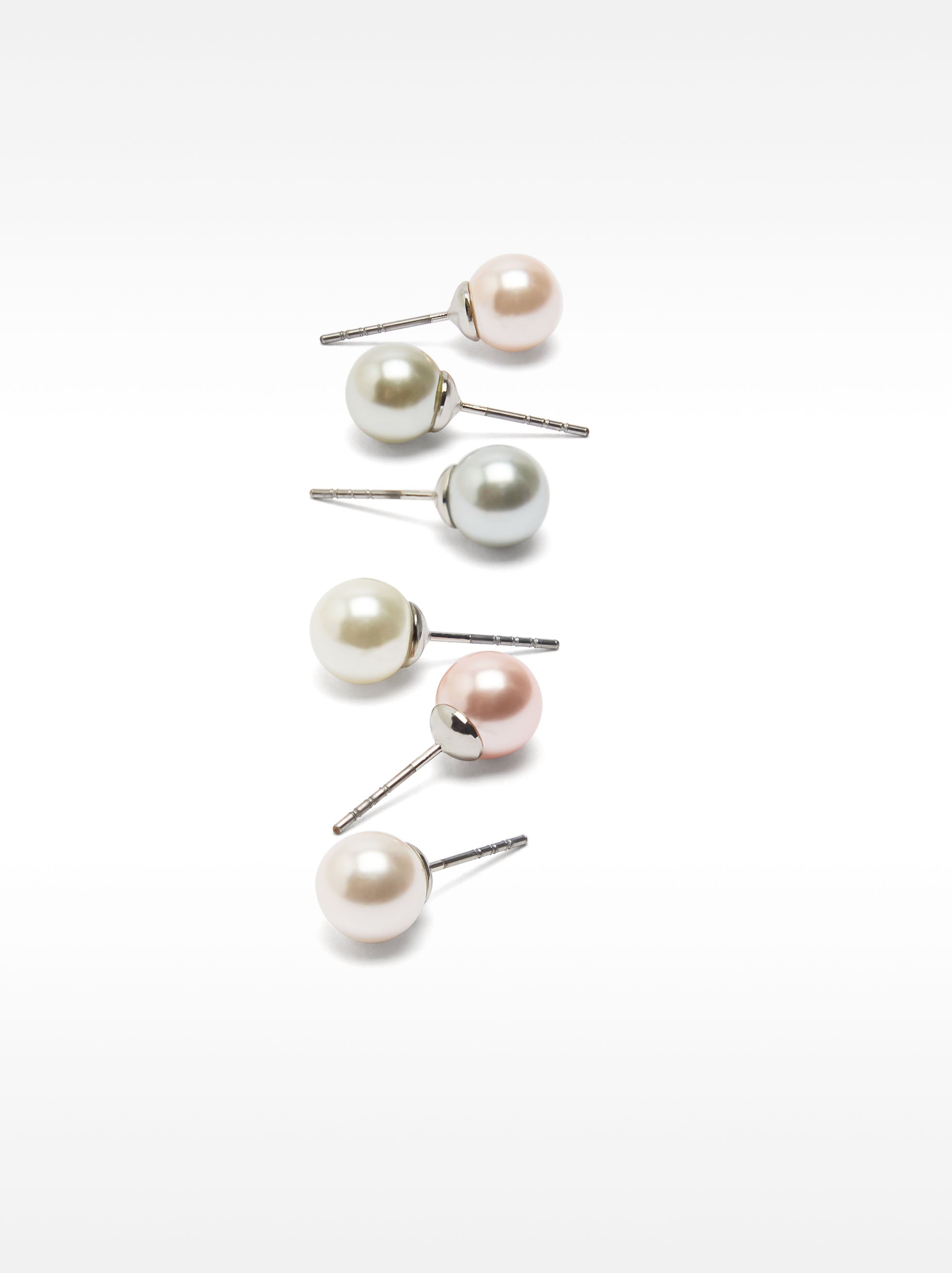 Set De Pendientes Cortos Perlas