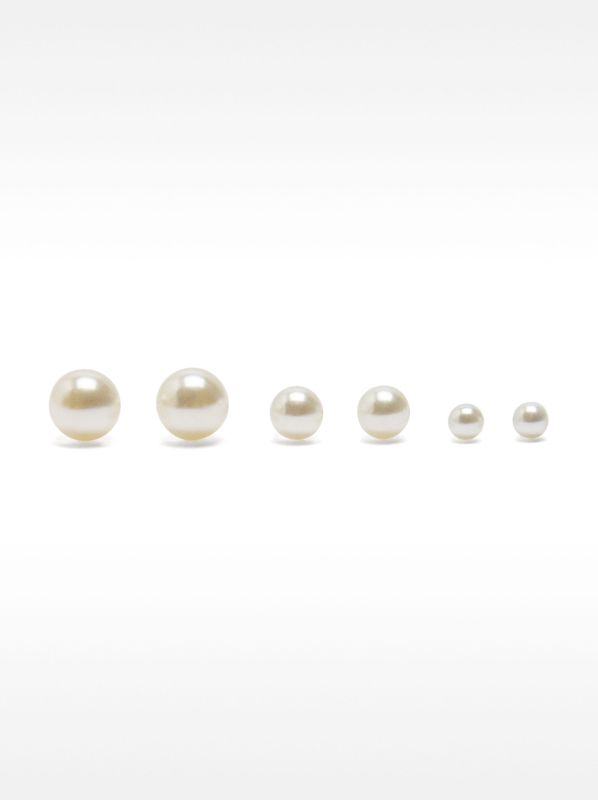 Set De Pendientes Cortos Perlas