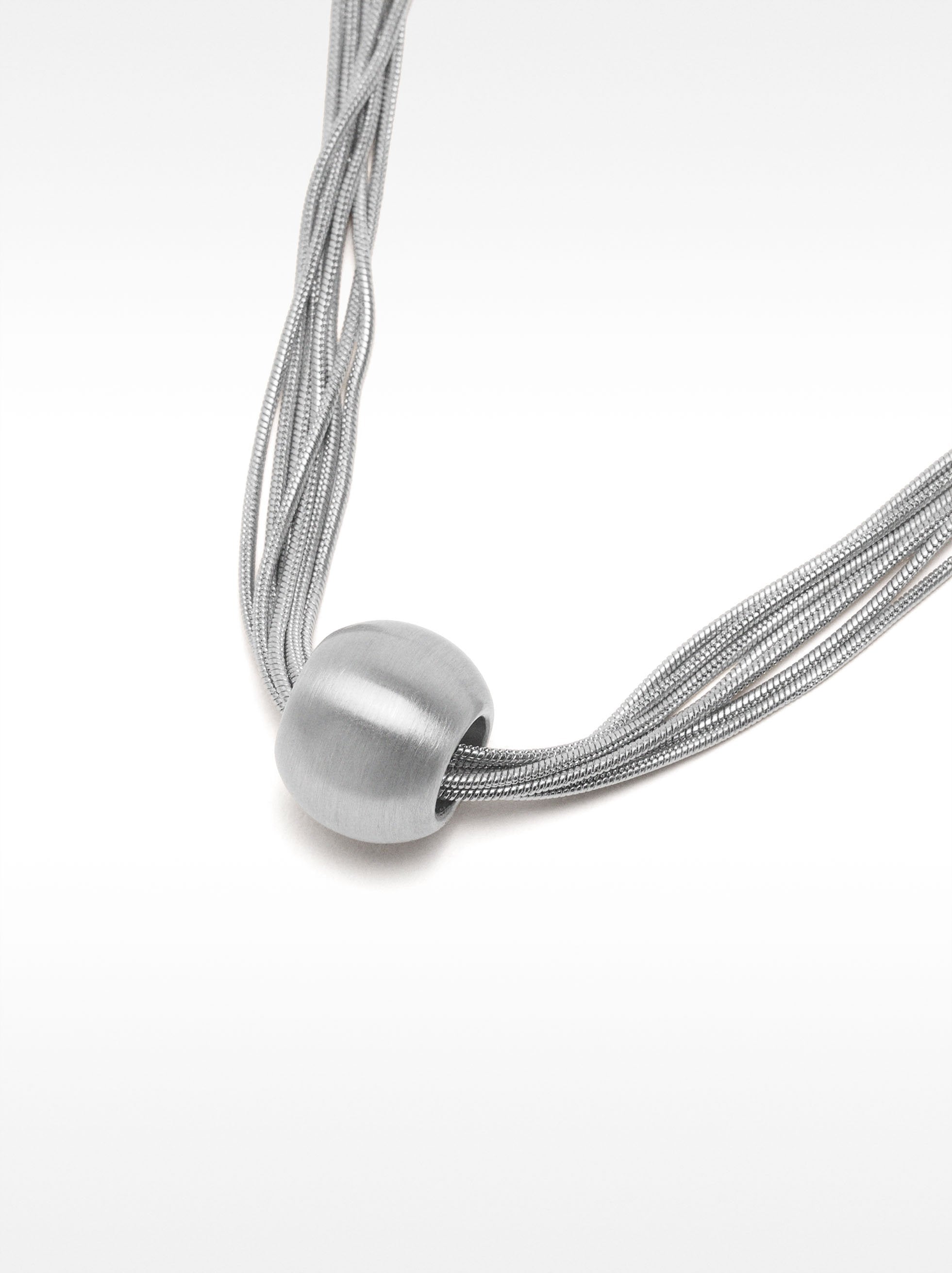 Collar Corto Plateado