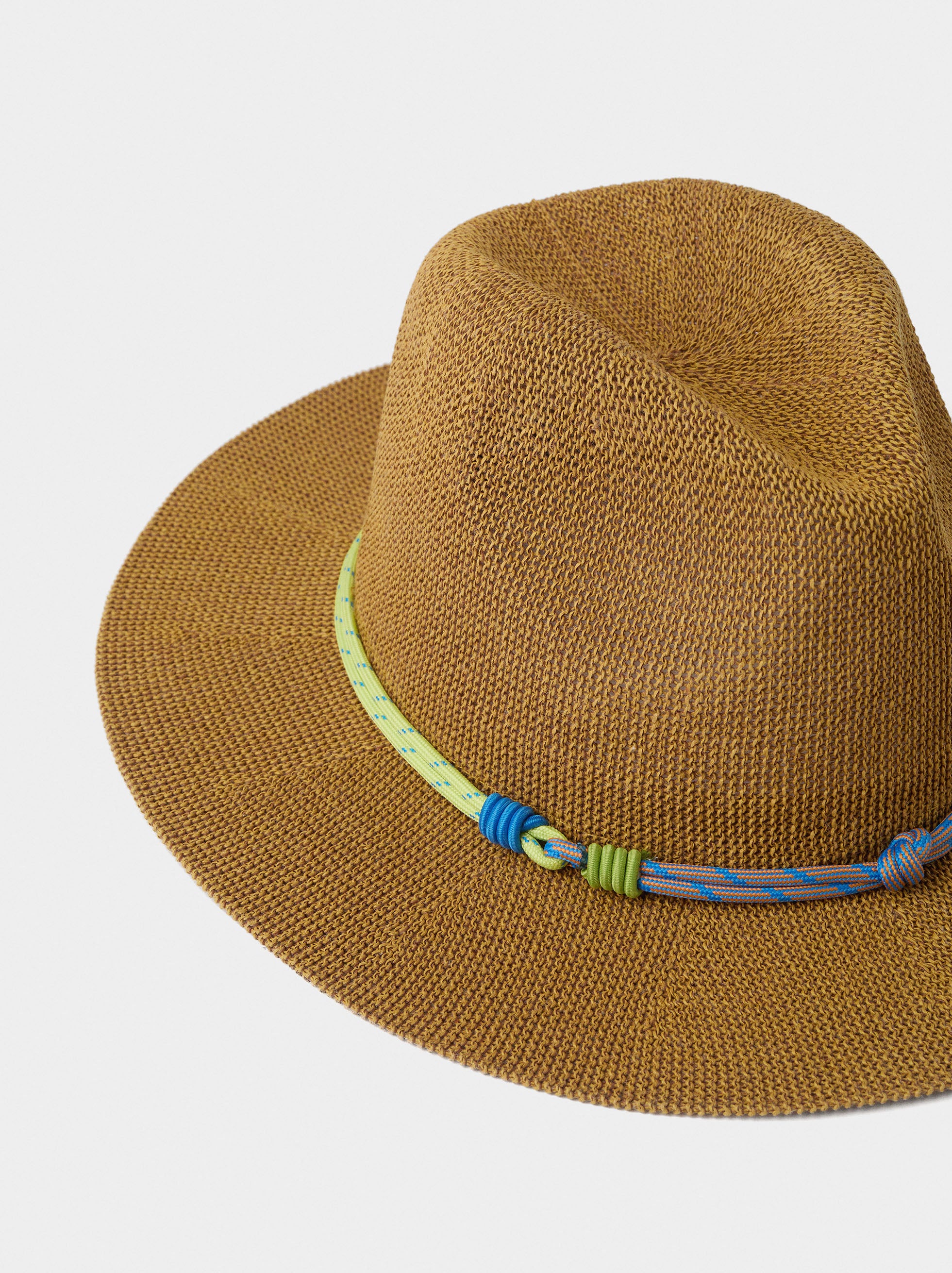 Sombrero Efecto Rafia Con Cinta