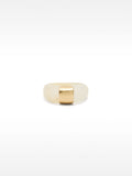 Anillo De Resina Con Detalle Metálico