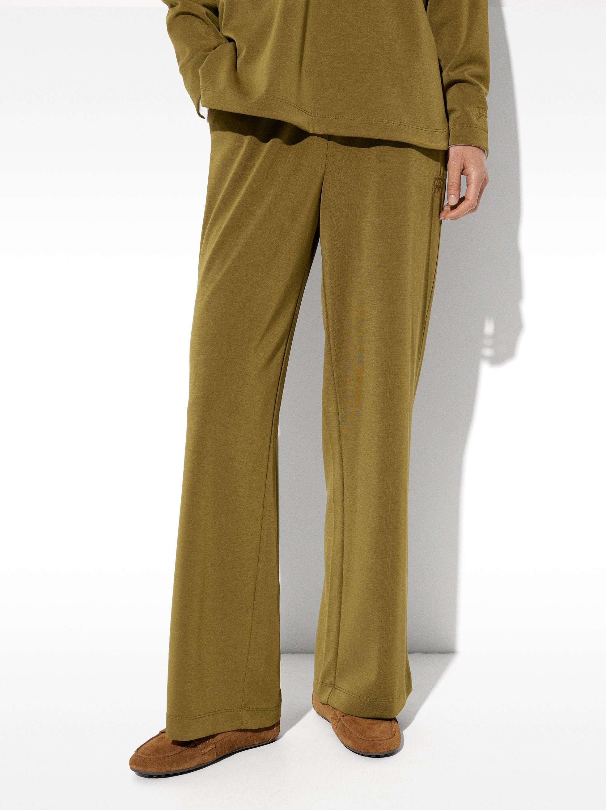 Pantalón Fluido Con Cintura Elástica Tacto Suave