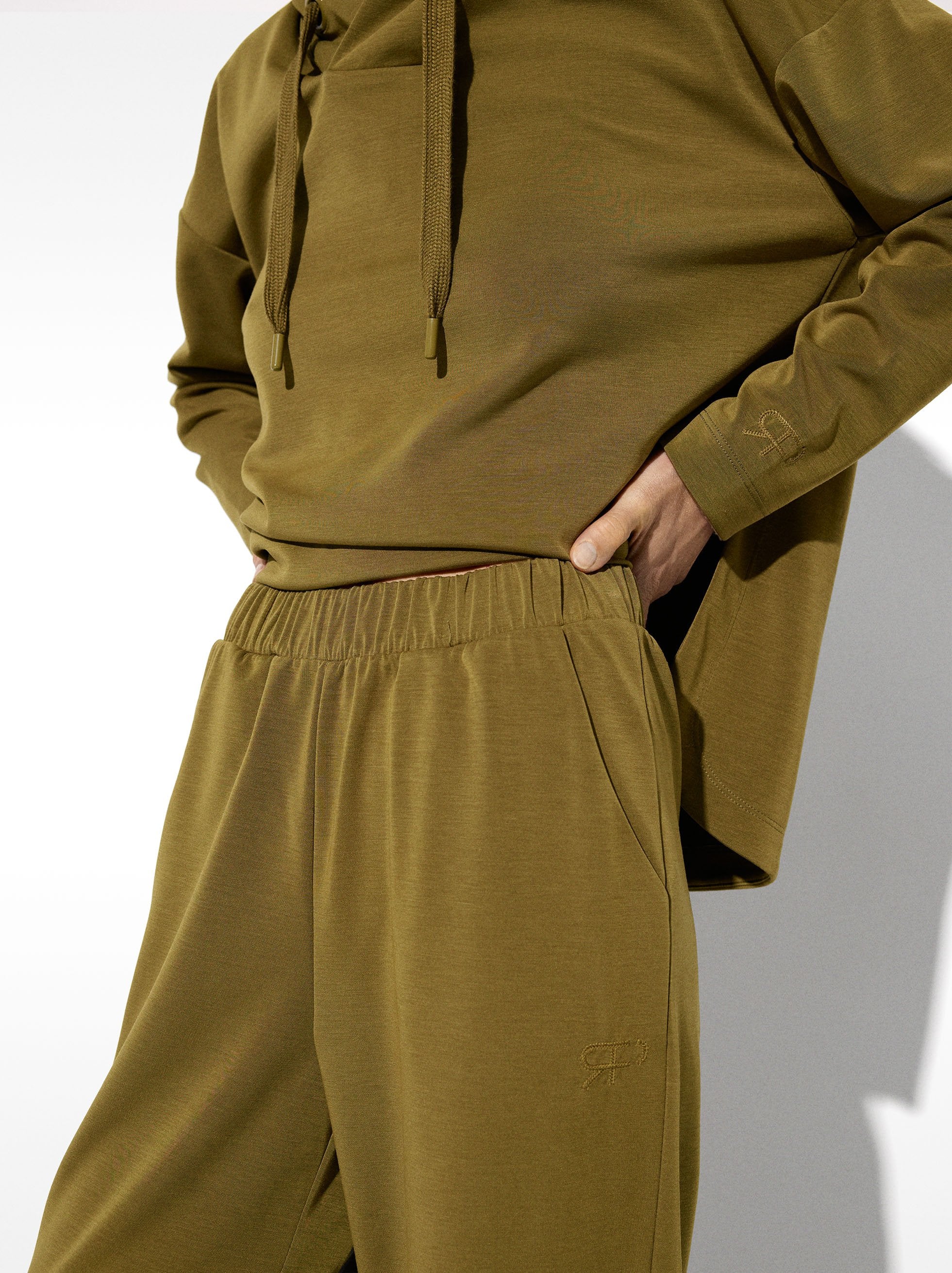 Pantalón Fluido Con Cintura Elástica Tacto Suave