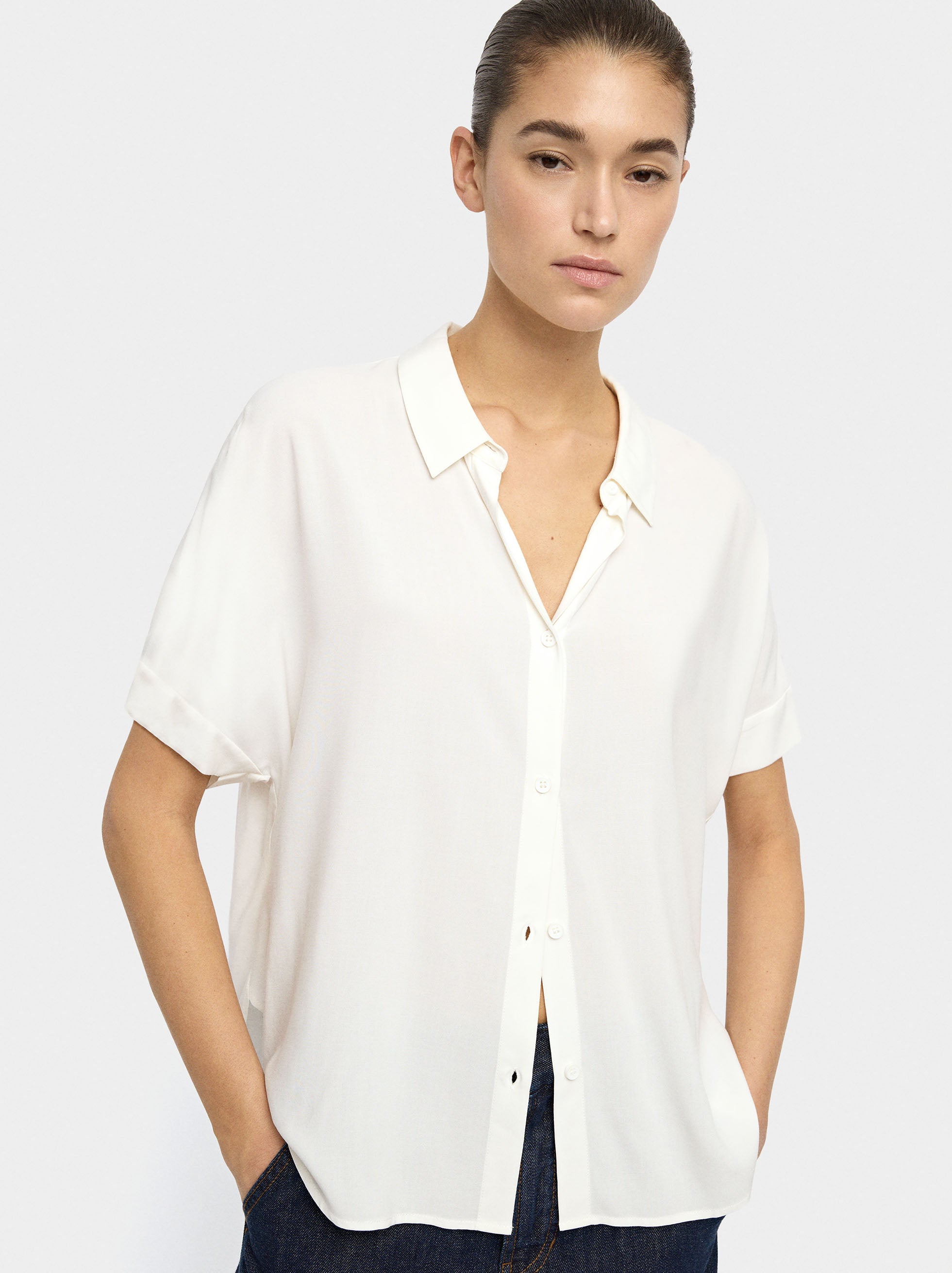 Camisa De Manga Corta Con Dobladillo