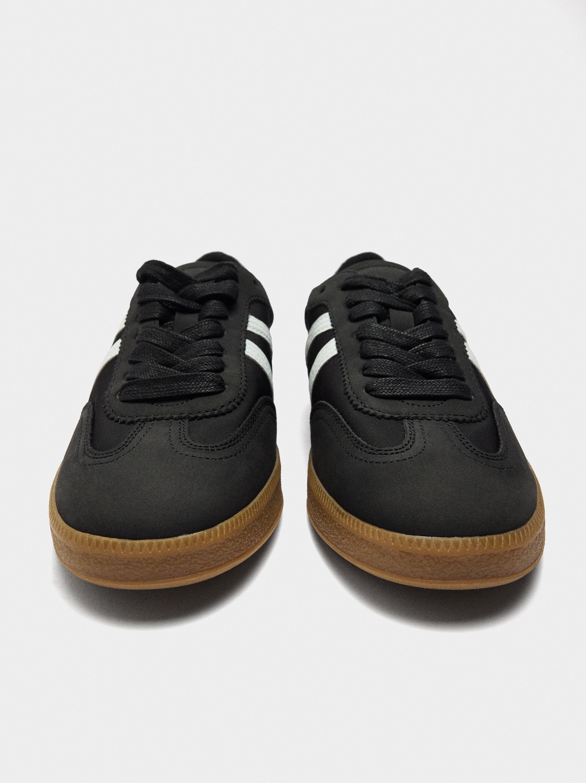 Zapatillas Con Contraste De Textura Suave