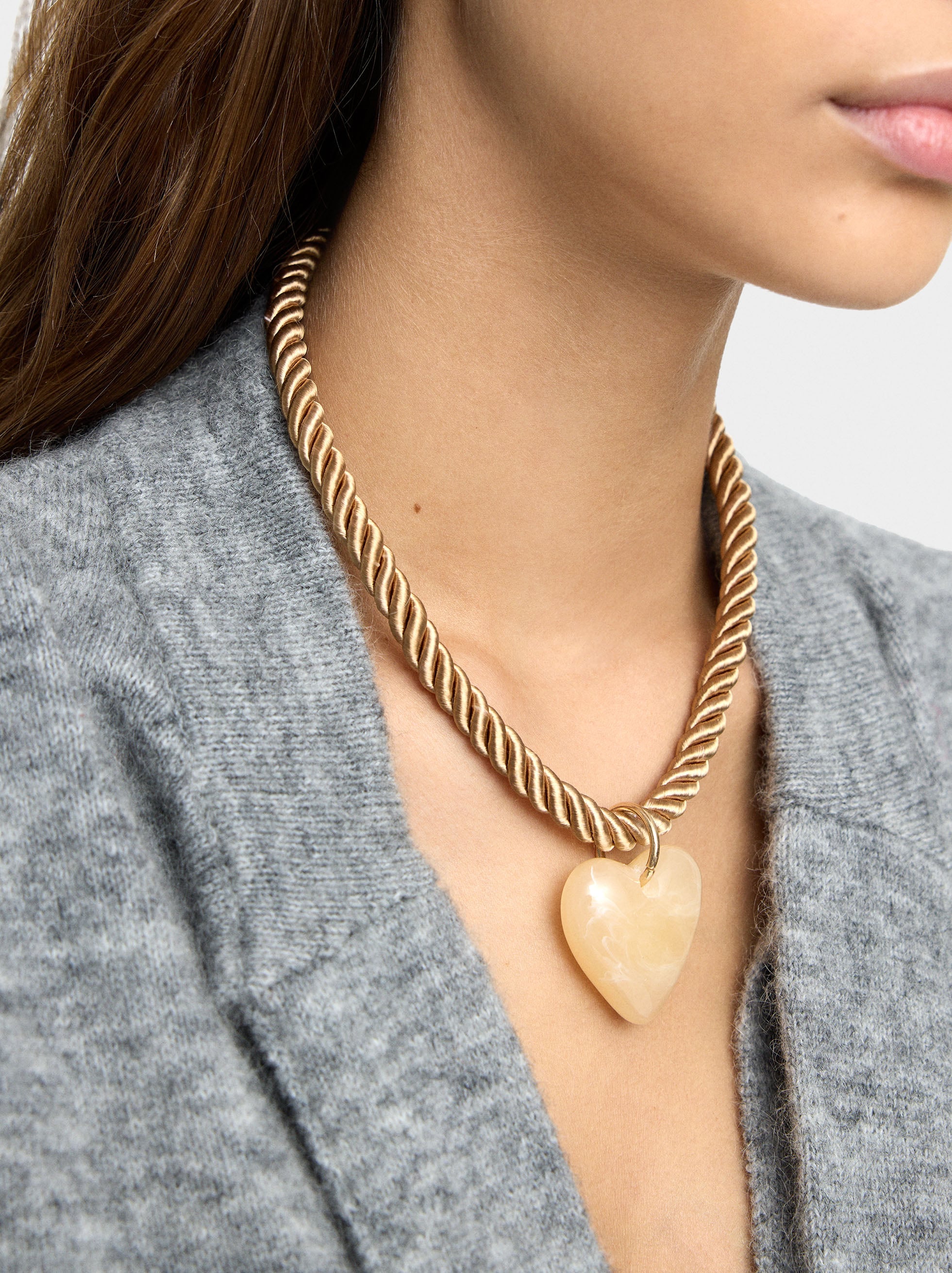 Collar Corto Con Corazón