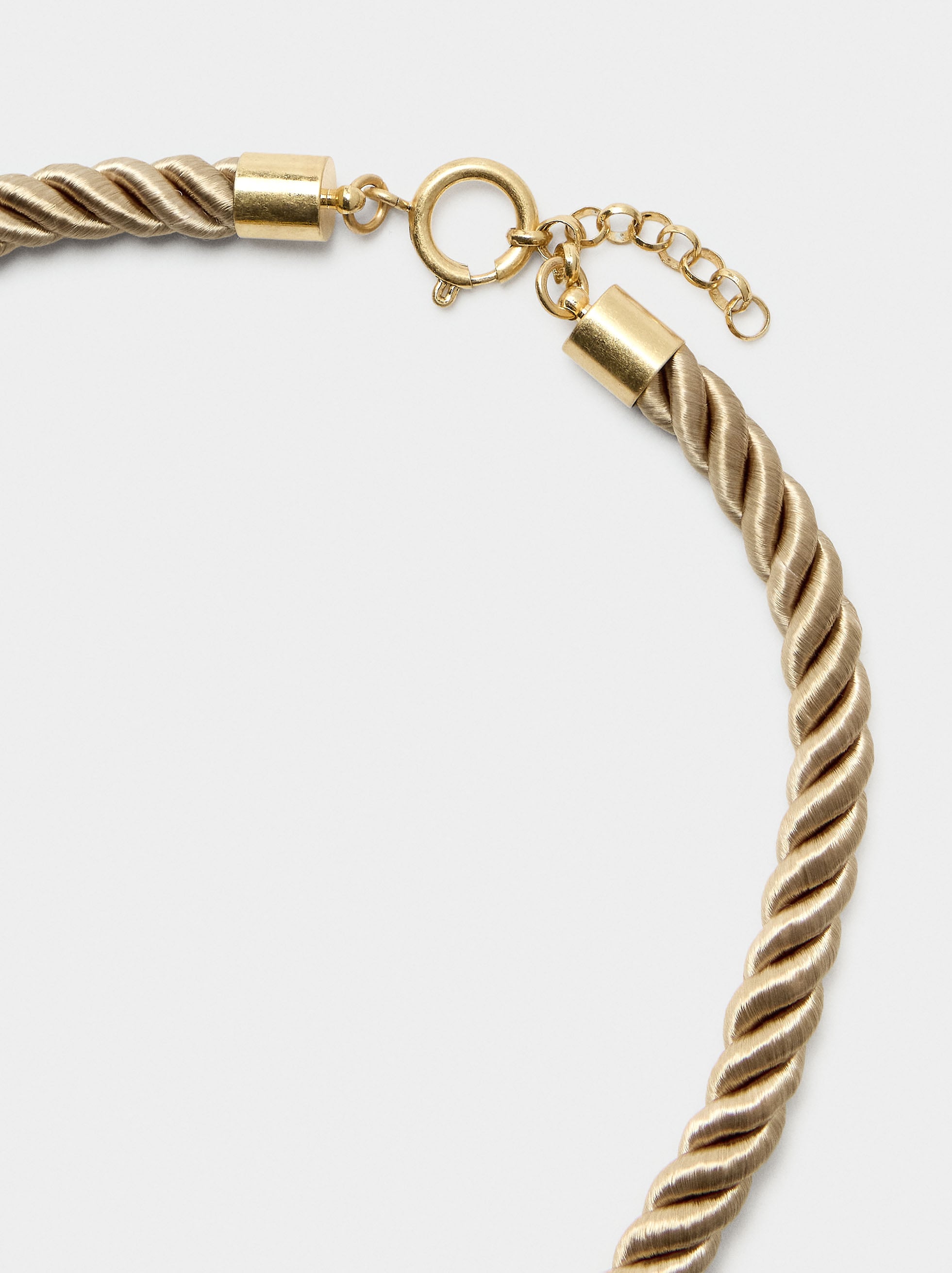 Collar Corto Con Corazón
