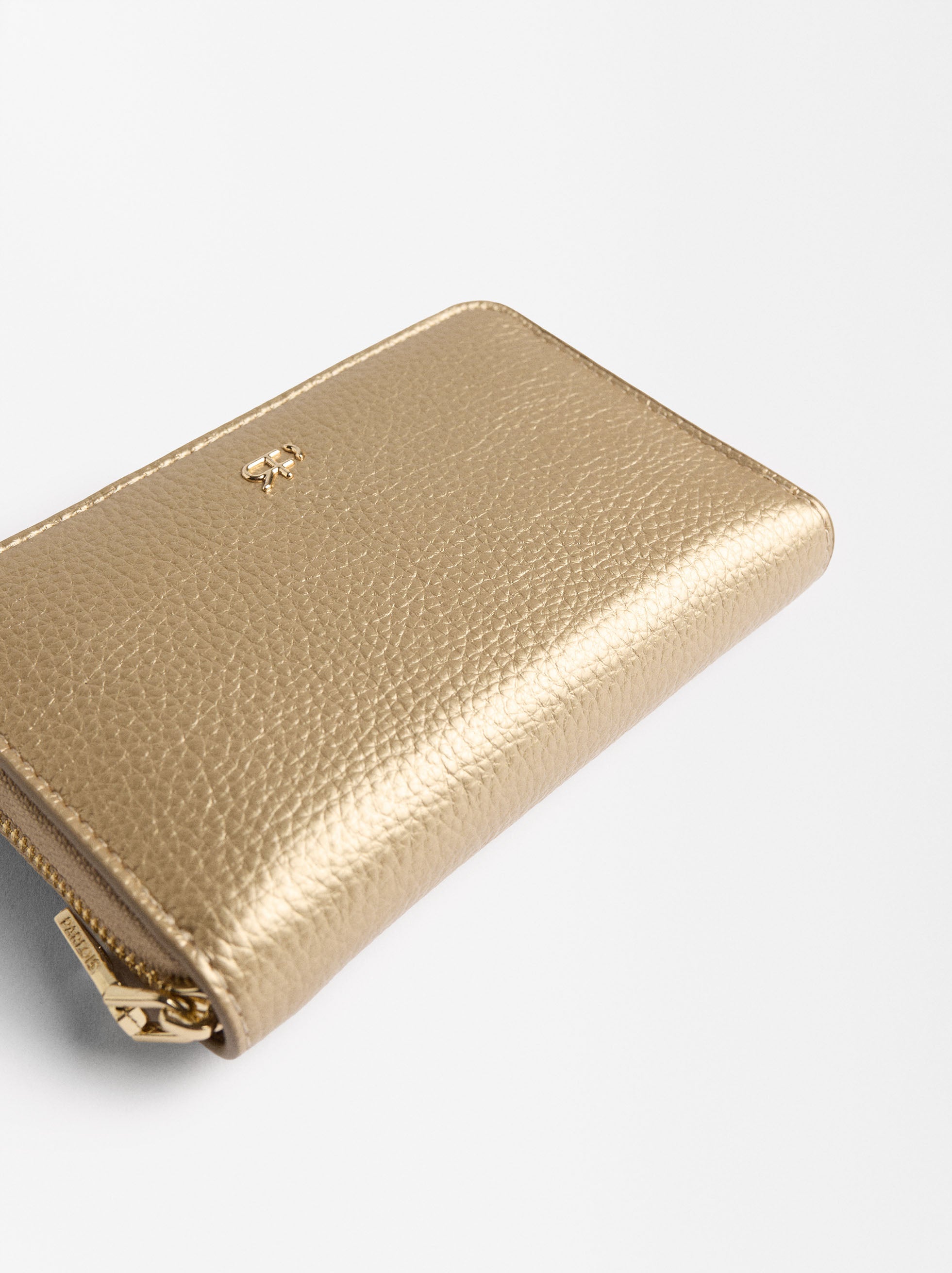 Cartera Básica Con Textura