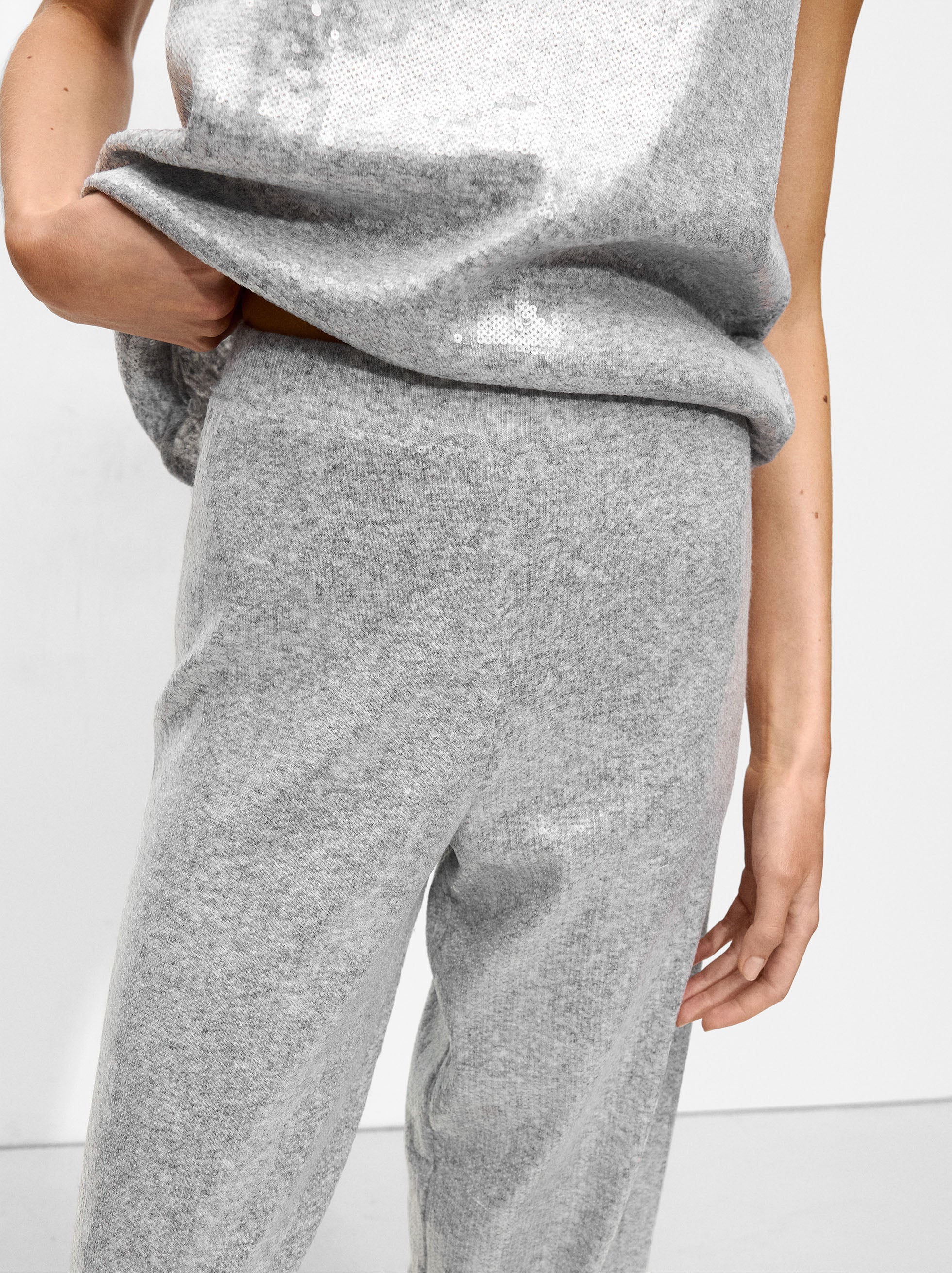 Pantalón De Punto Con Lentejuelas