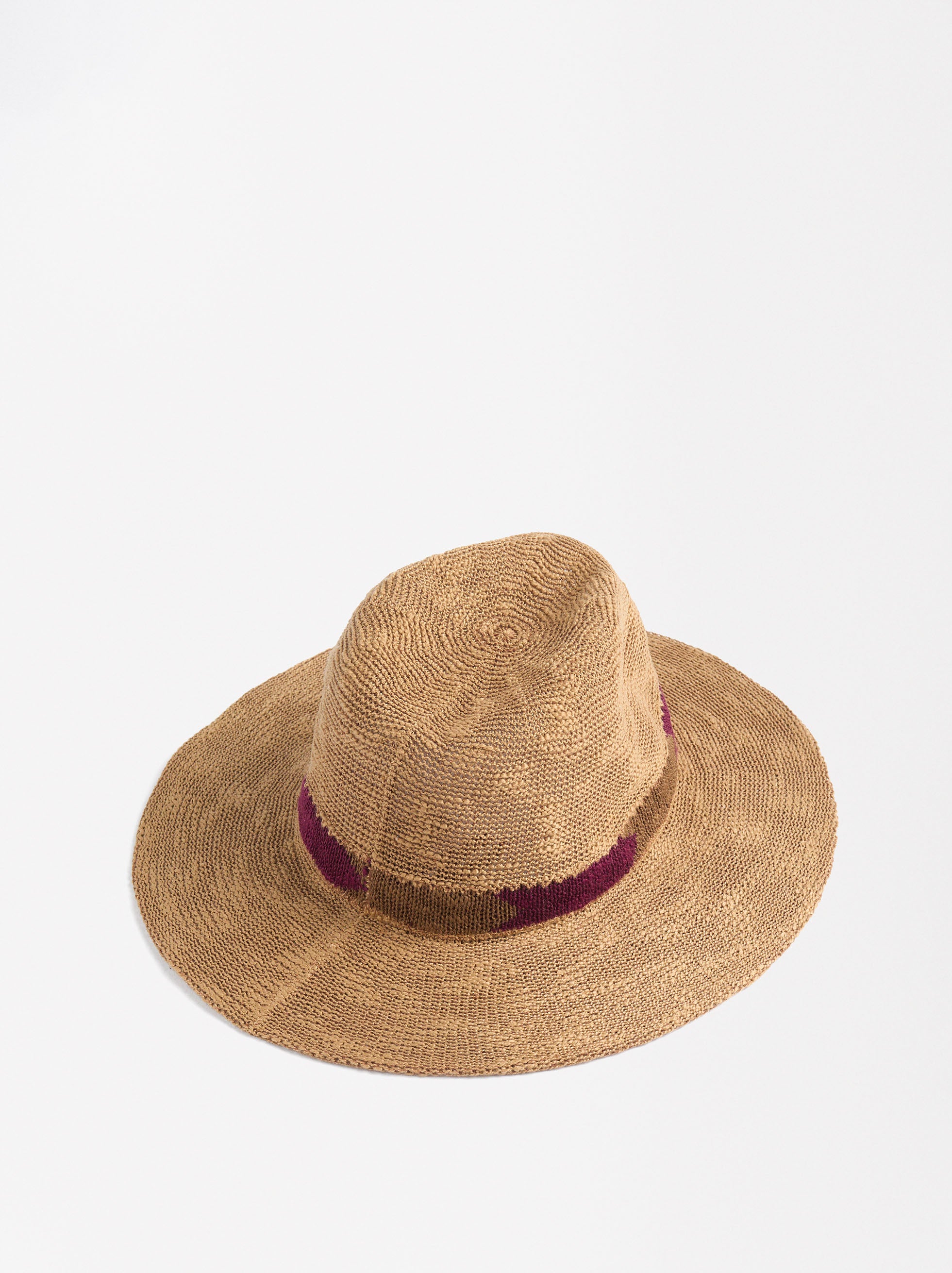 Sombrero De Punto Con Detalle Decorativo