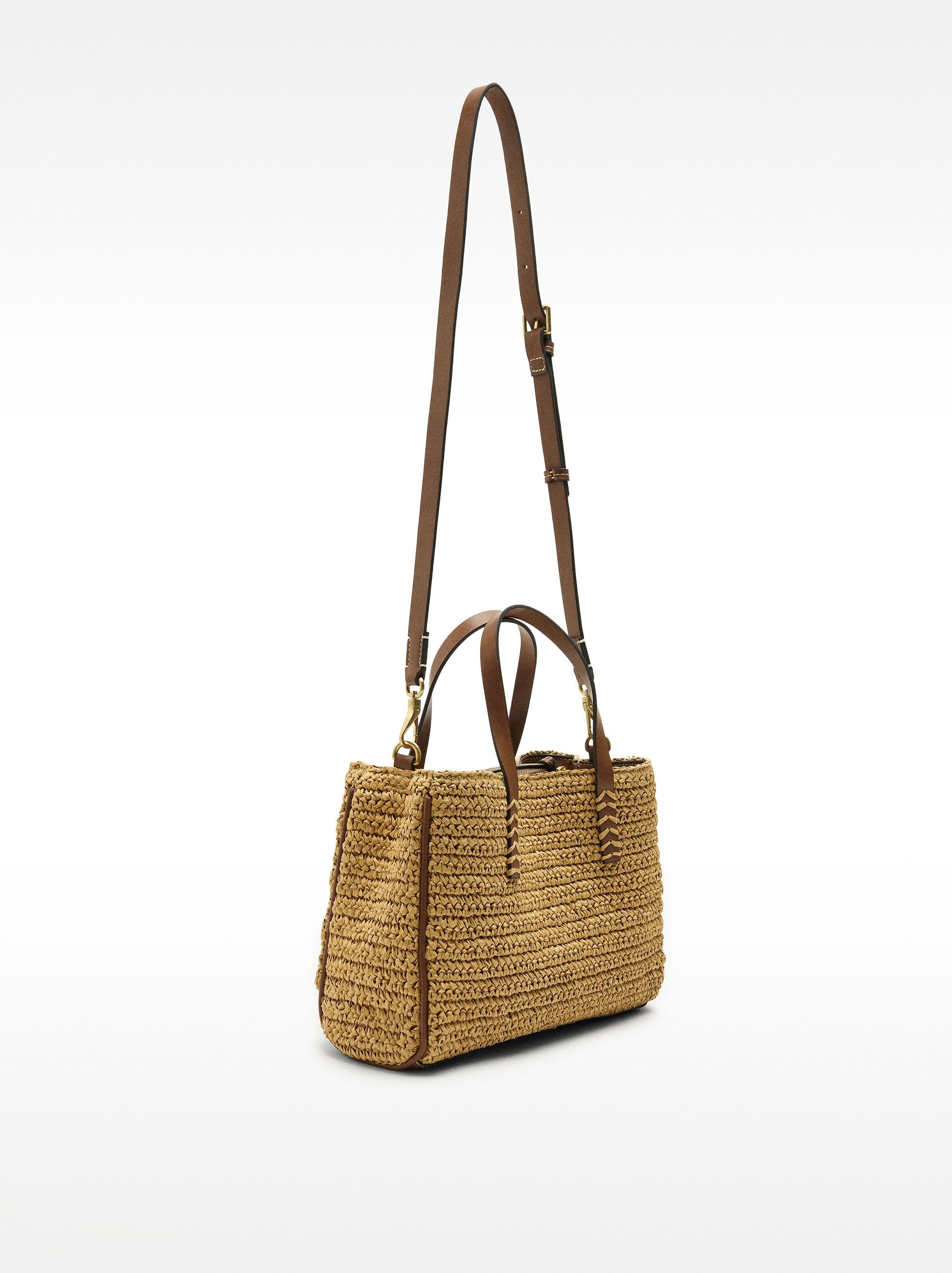 Bolso Tote De Efecto Rafia Con Colgante