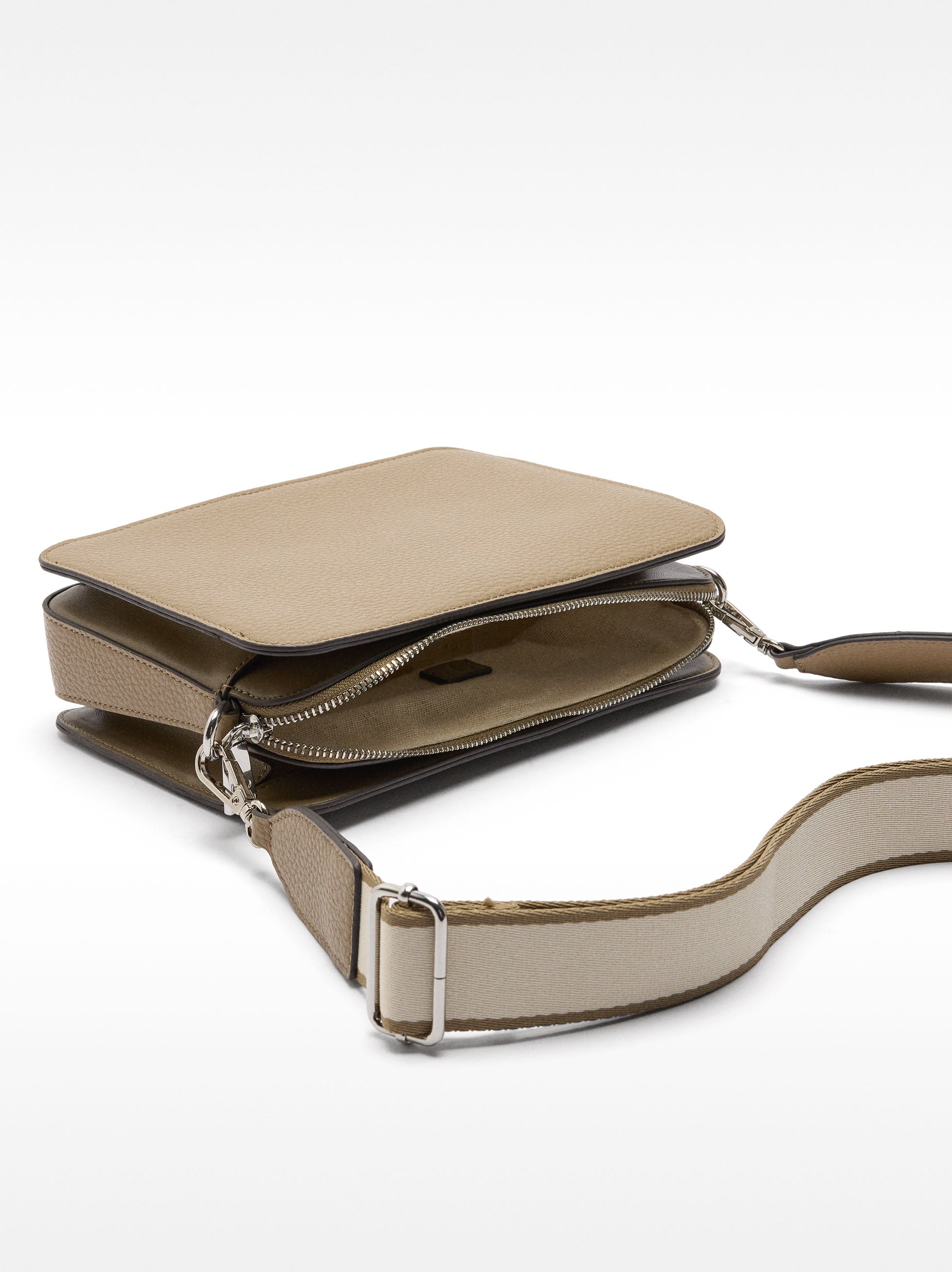 Bolso Bandolera Con Textura