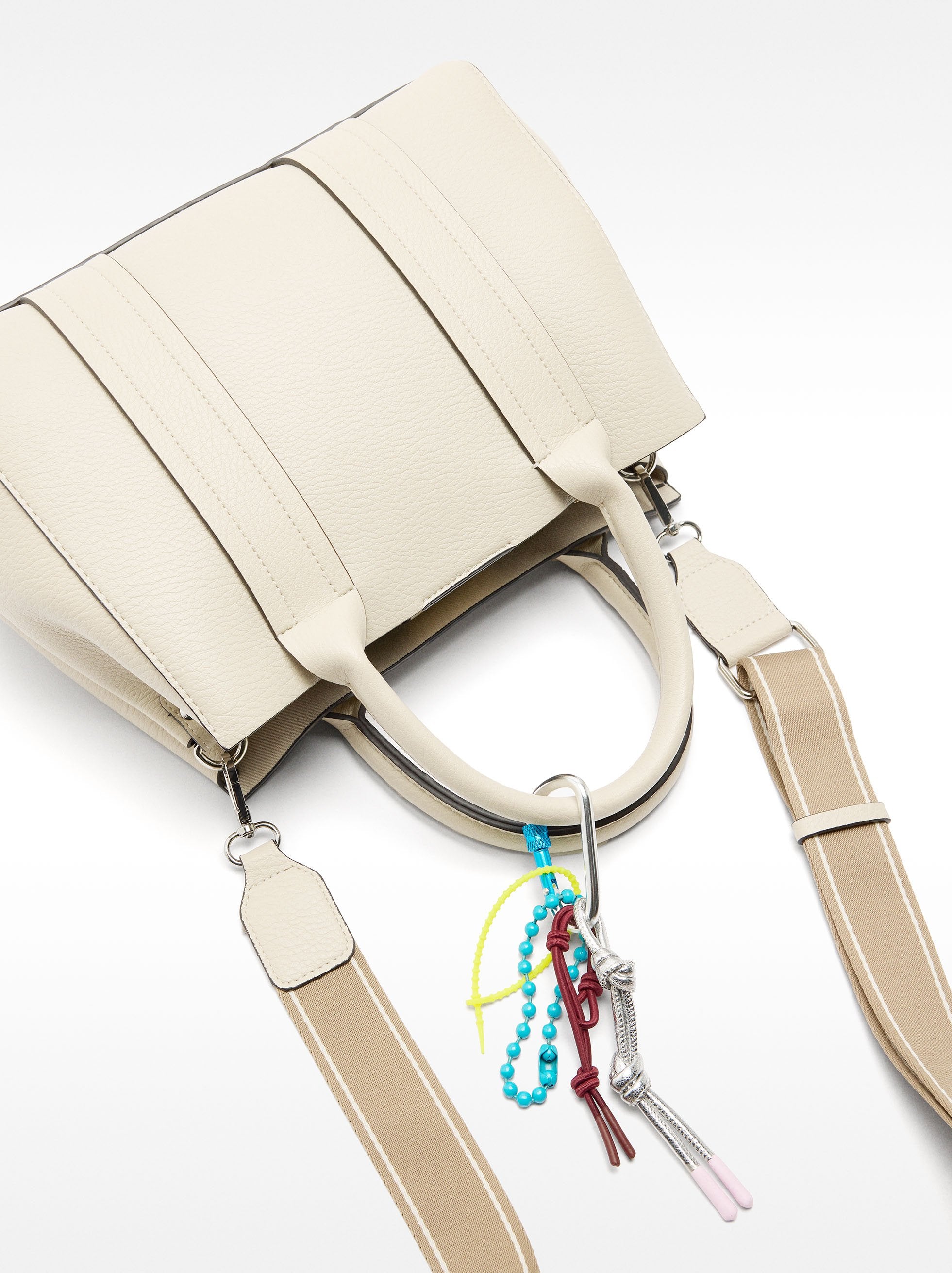Bolso Tote Con Colgante M