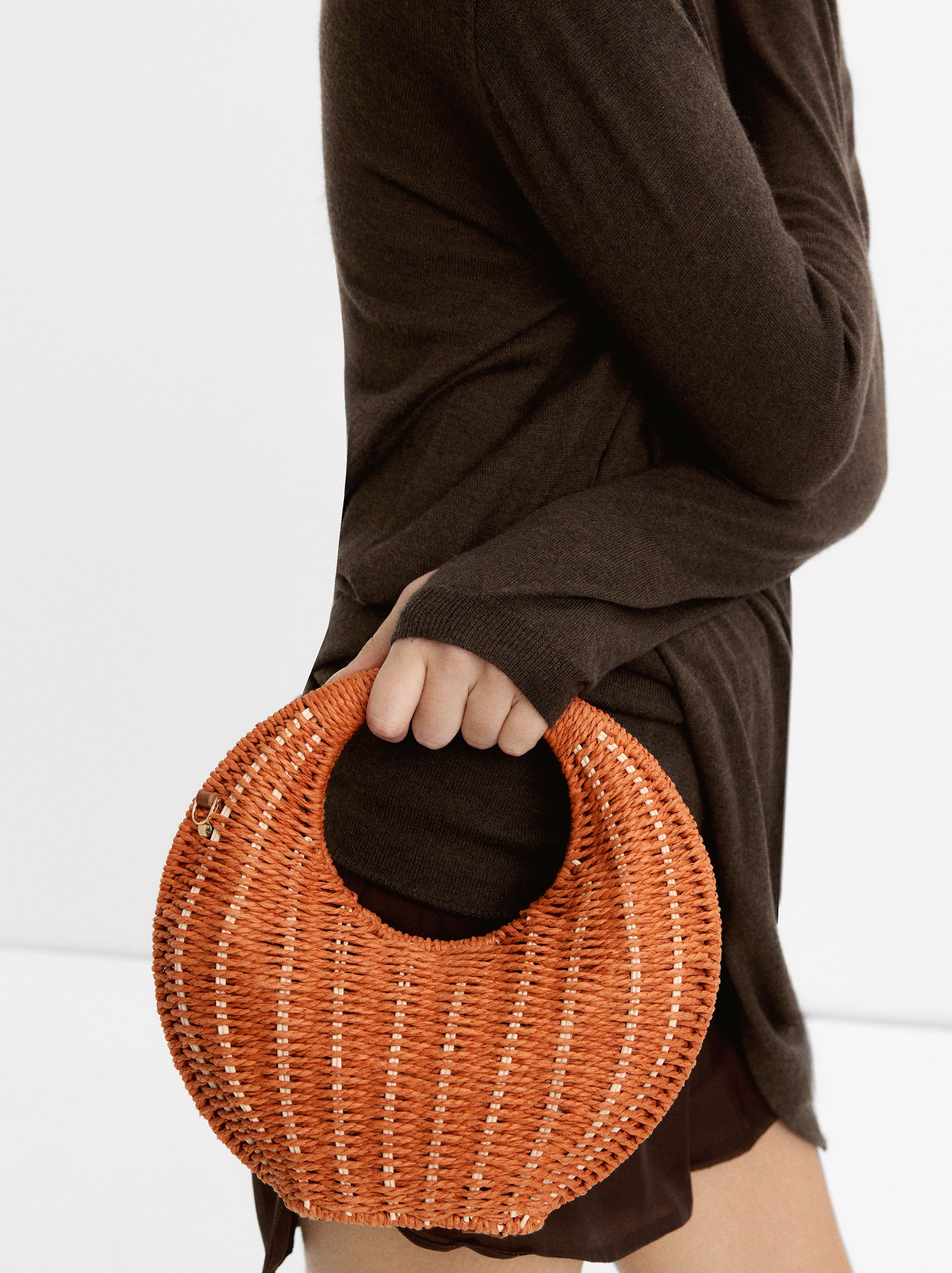 Bolso Bandolera Redondo Efecto Rafia