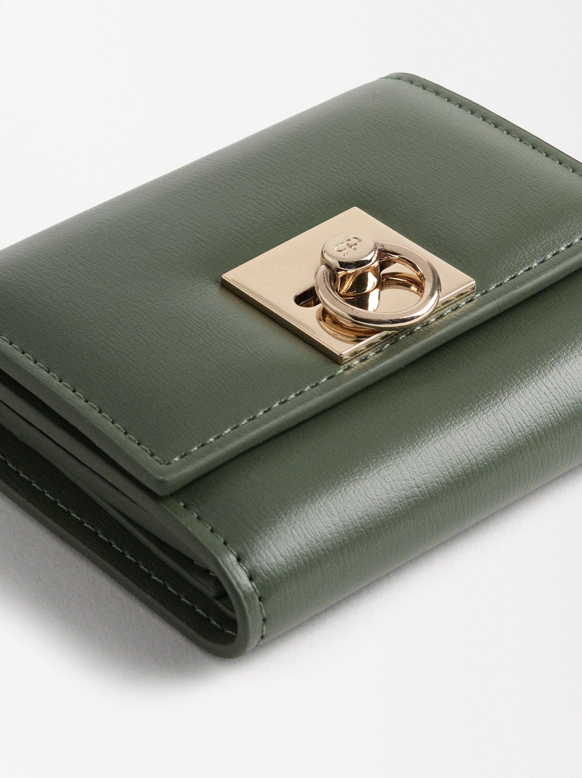 Cartera Con Cierre De Solapa