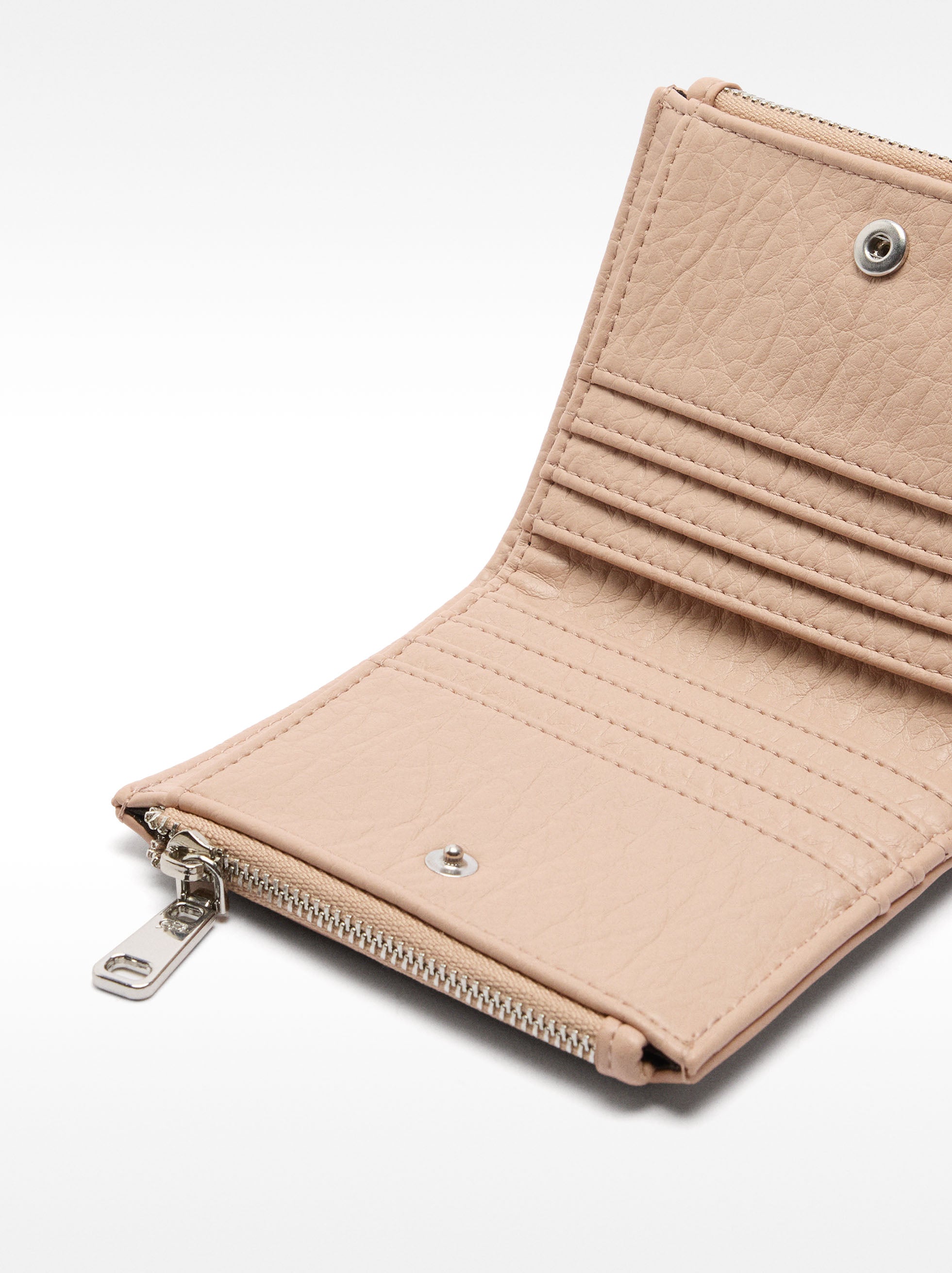 Cartera Con Tachuelas