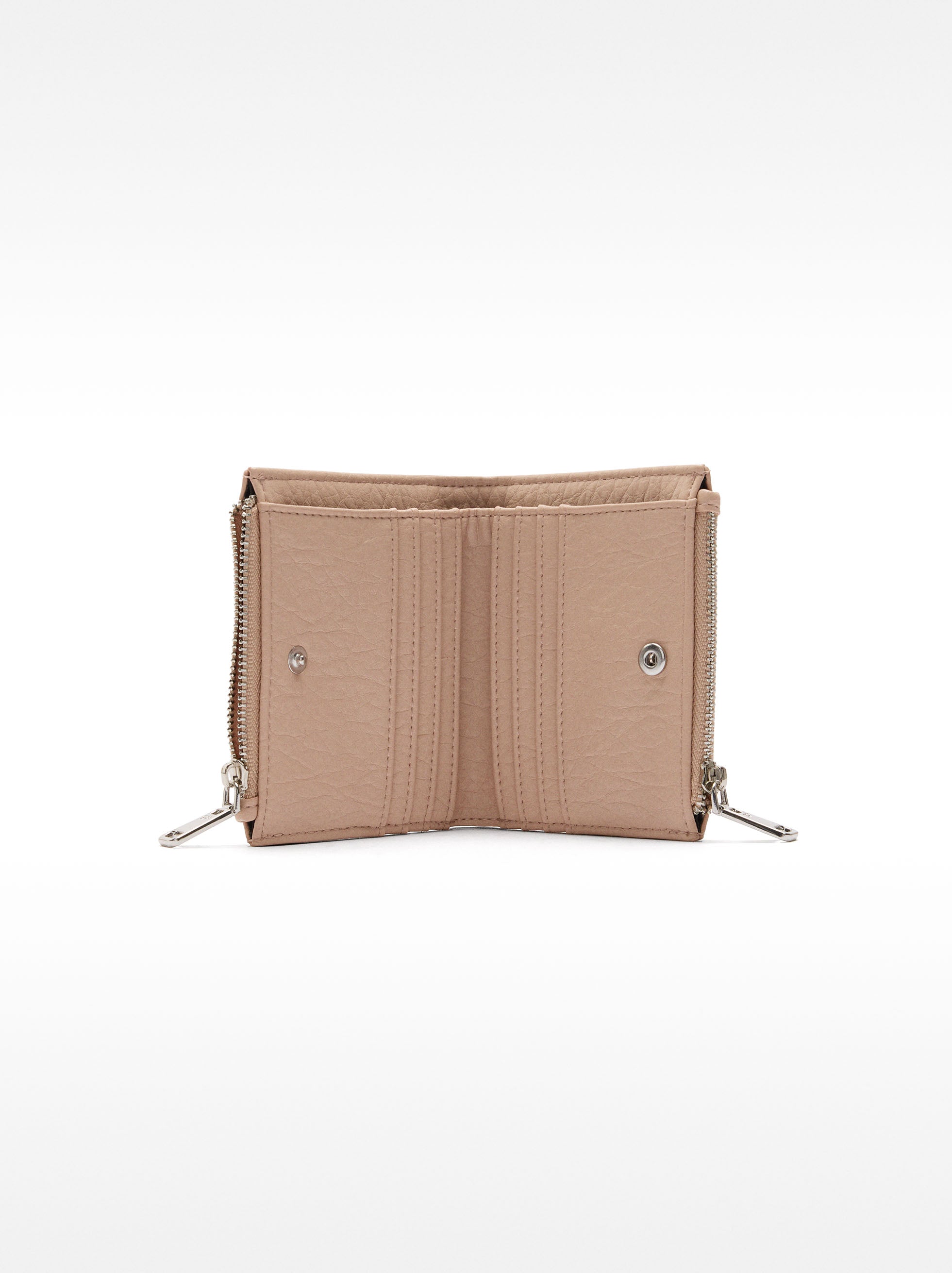 Cartera Con Tachuelas