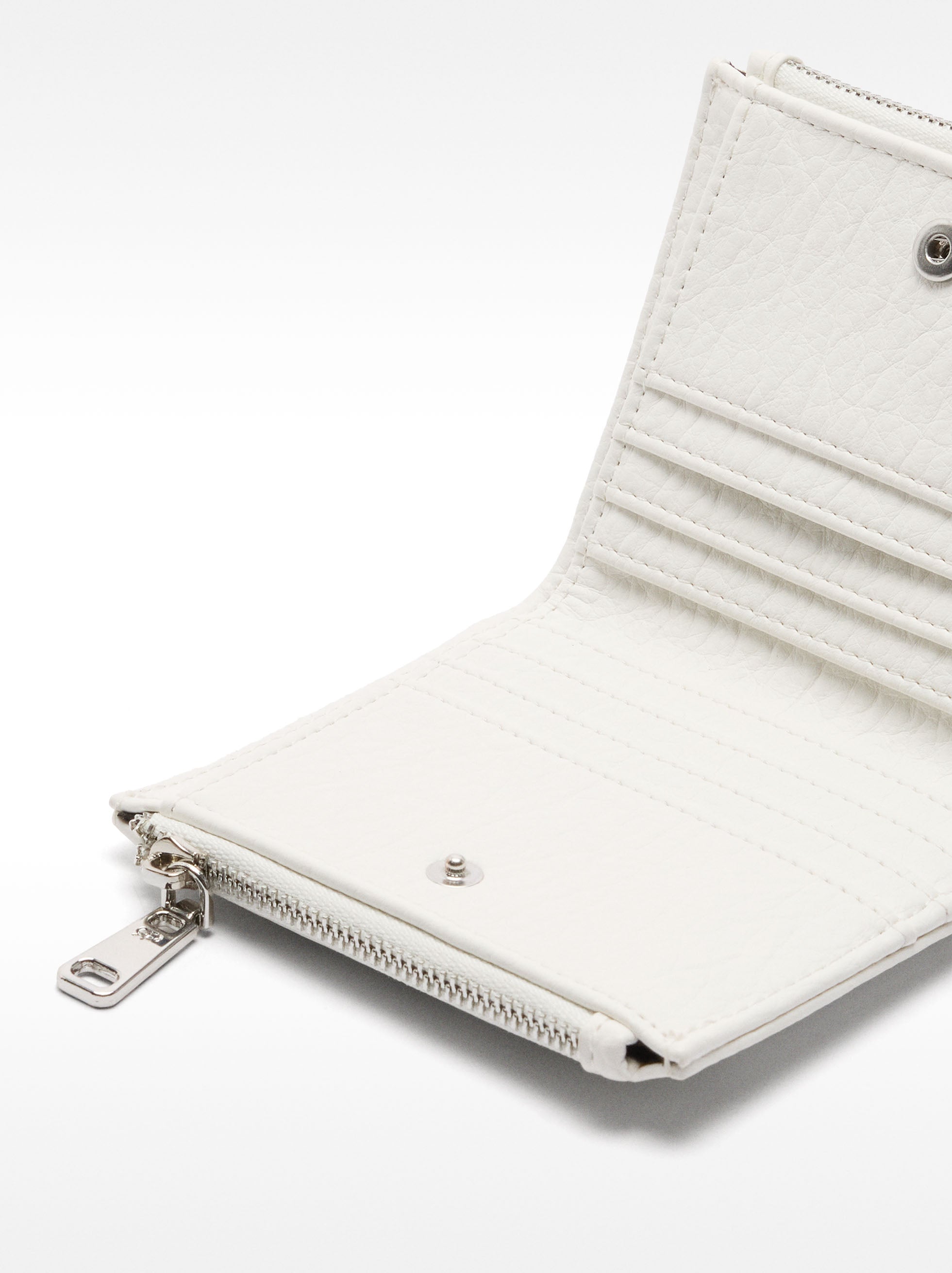Cartera Con Tachuelas