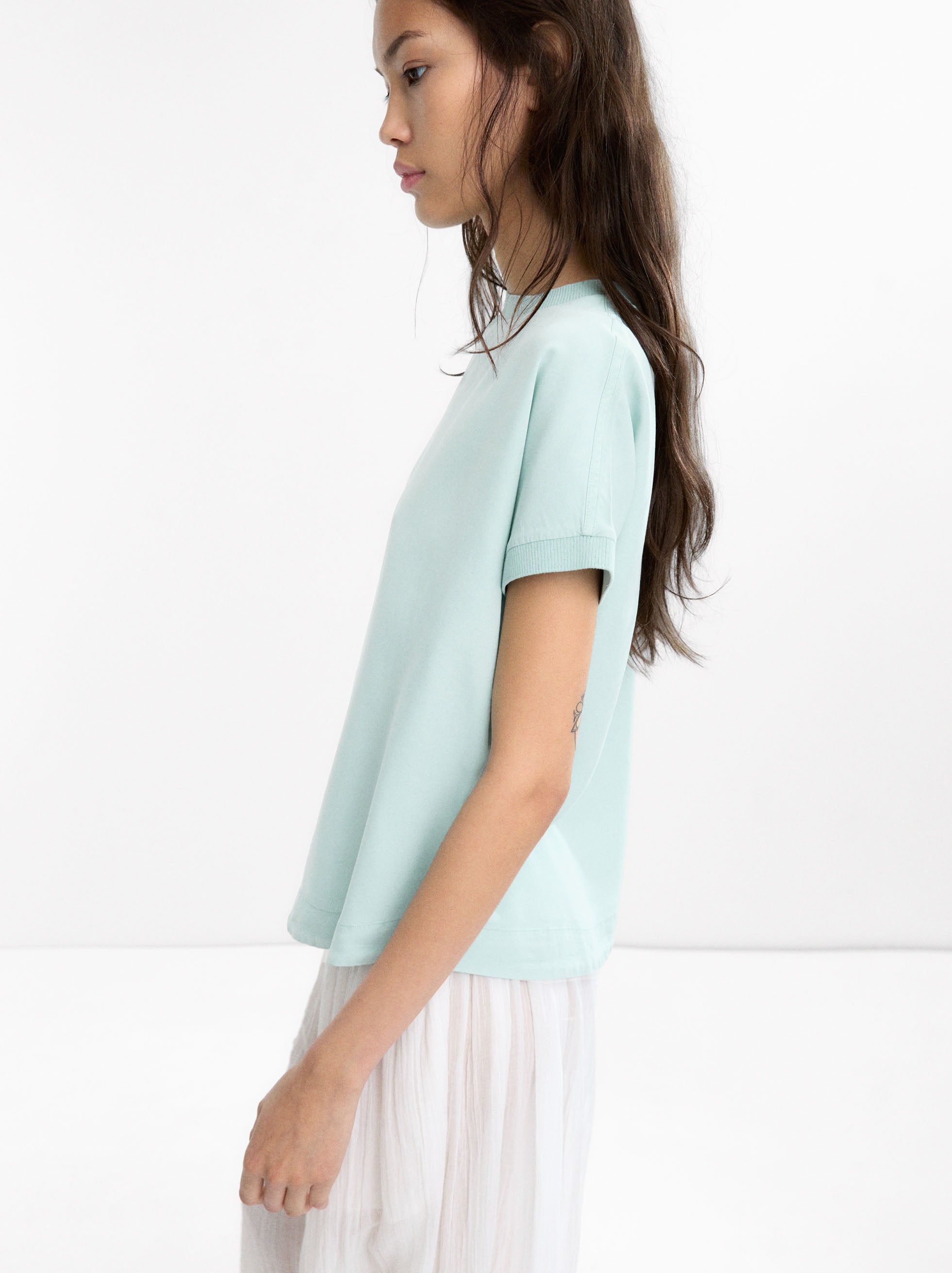 Camiseta Con Detalles Acanalados