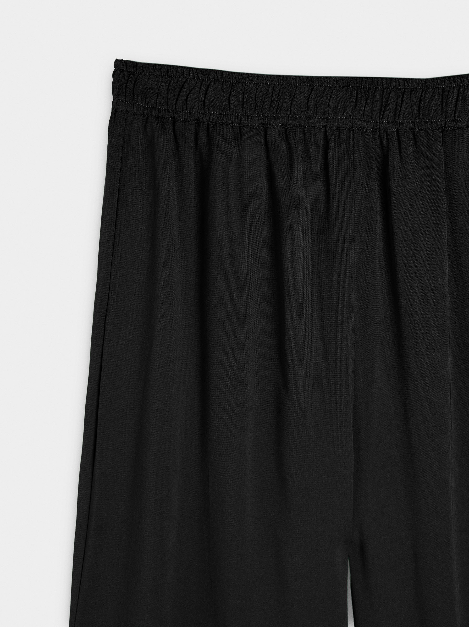 Pantalón Fluido Con Cintura Elástica