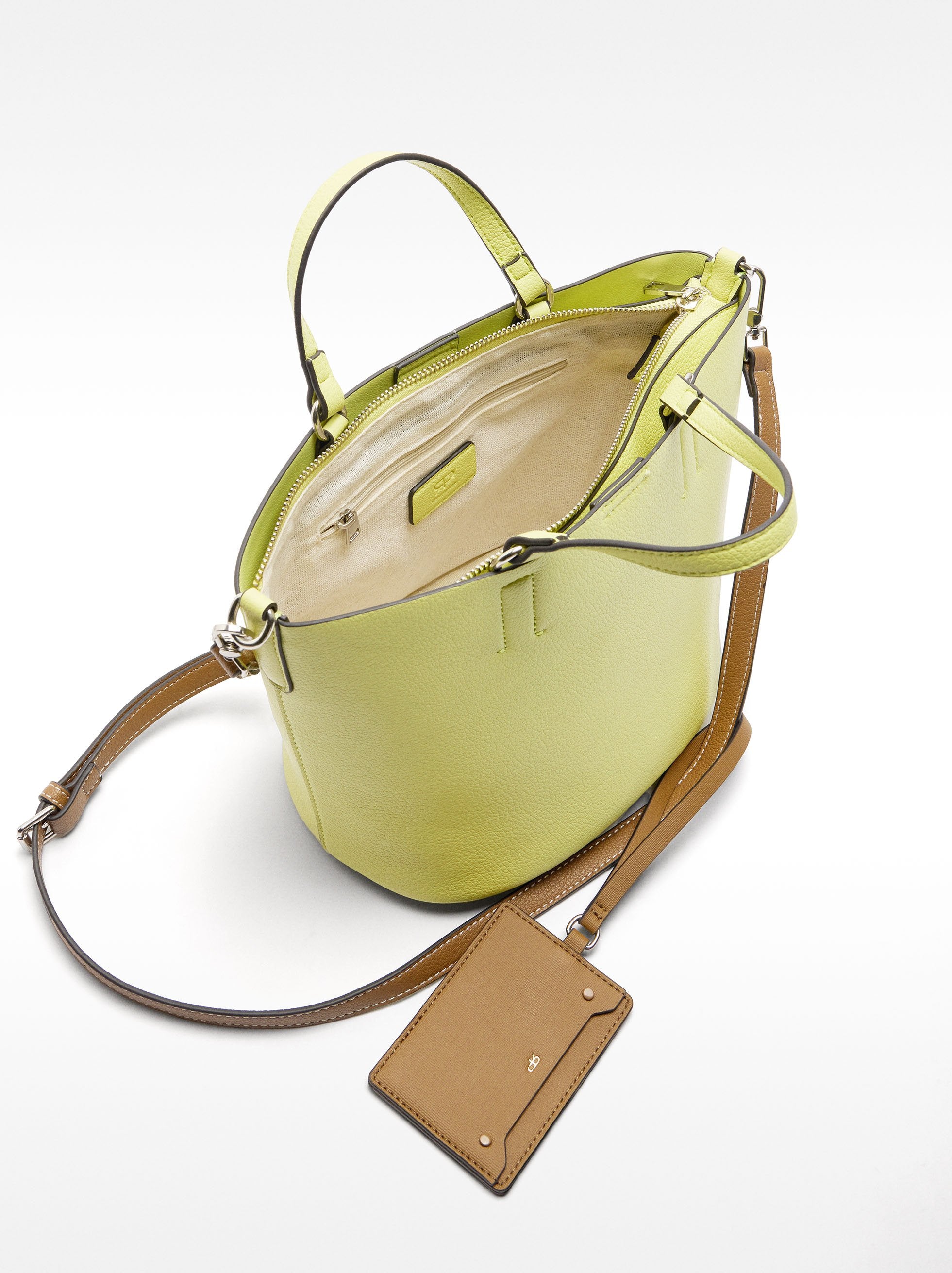 Bolso Tote Con Colgante