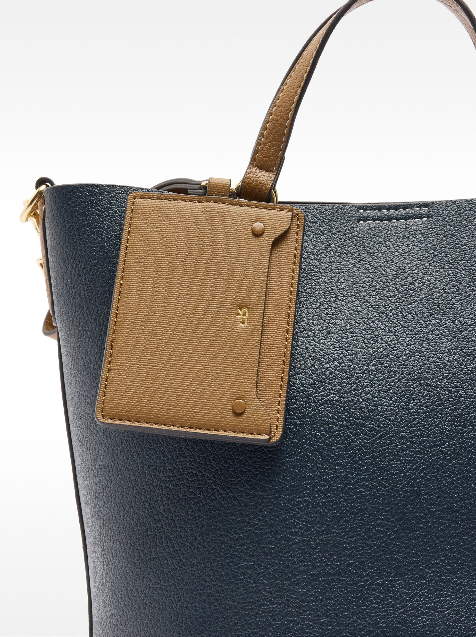 Bolso Tote Con Colgante