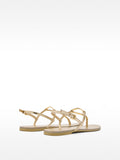 Sandalias Planas Con Tiras Y Detalle Metálico