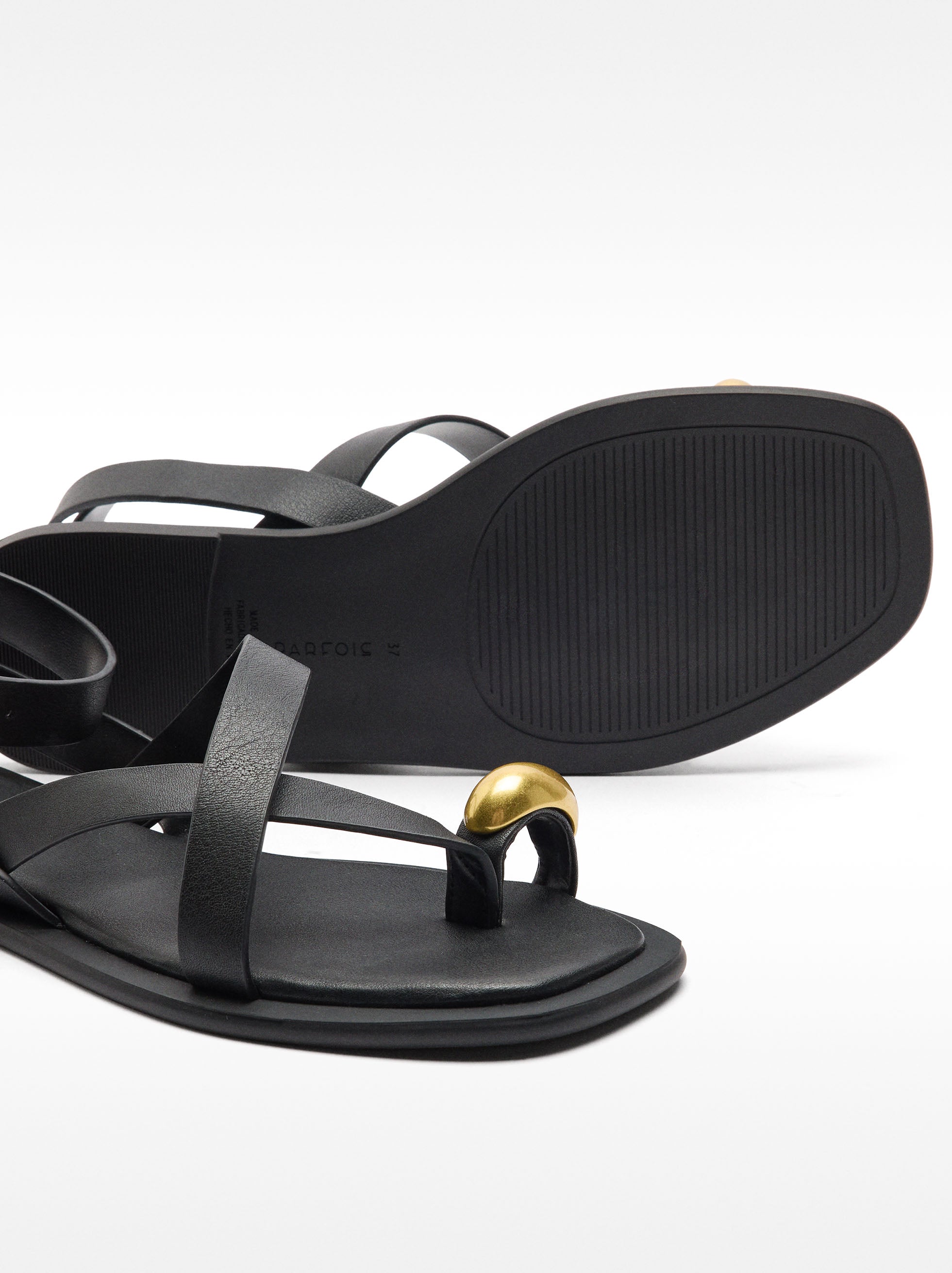 Sandalias De Piel Con Tiras Detalle Metálico