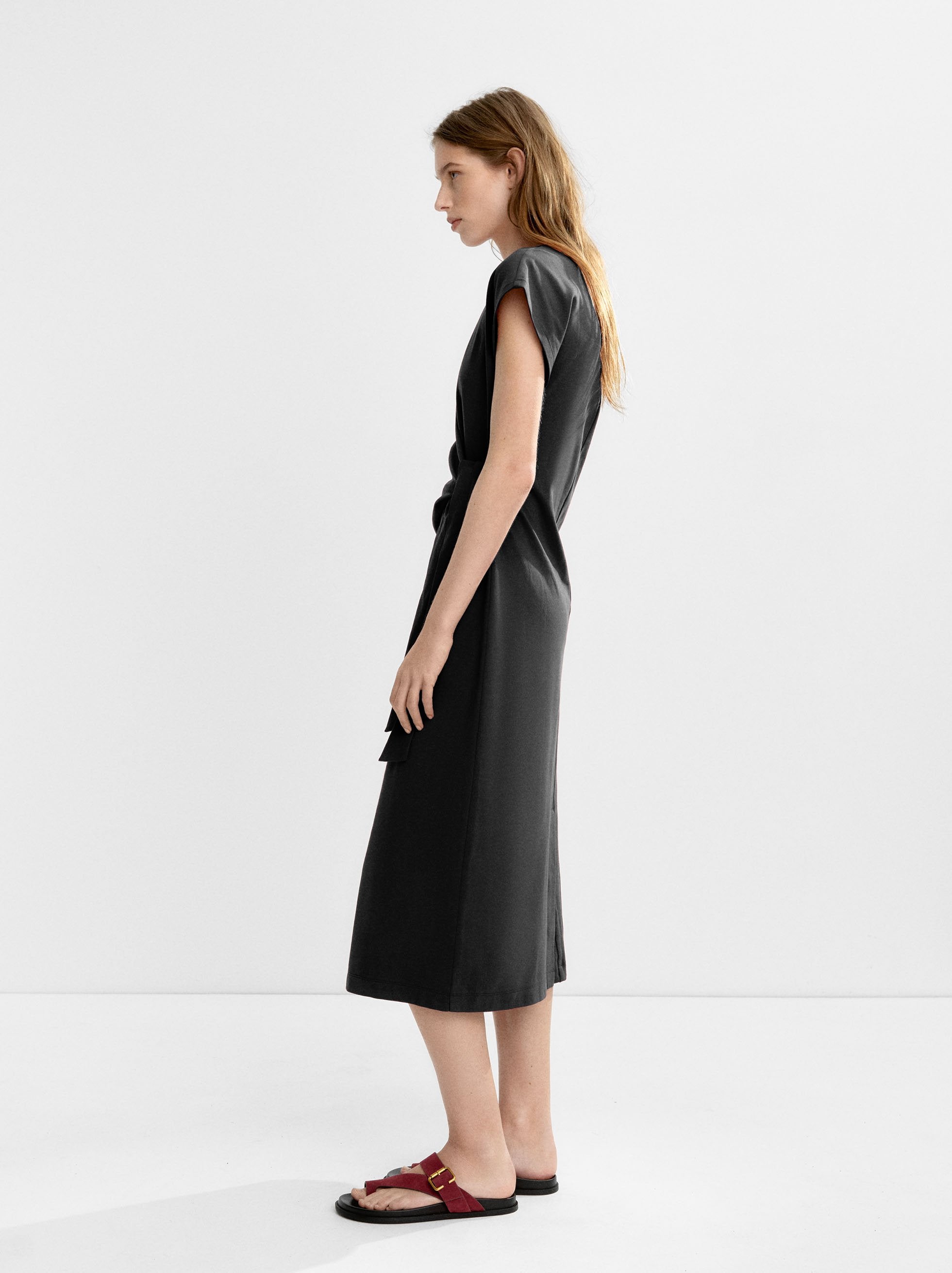 Vestido Drapeado Con Lazo