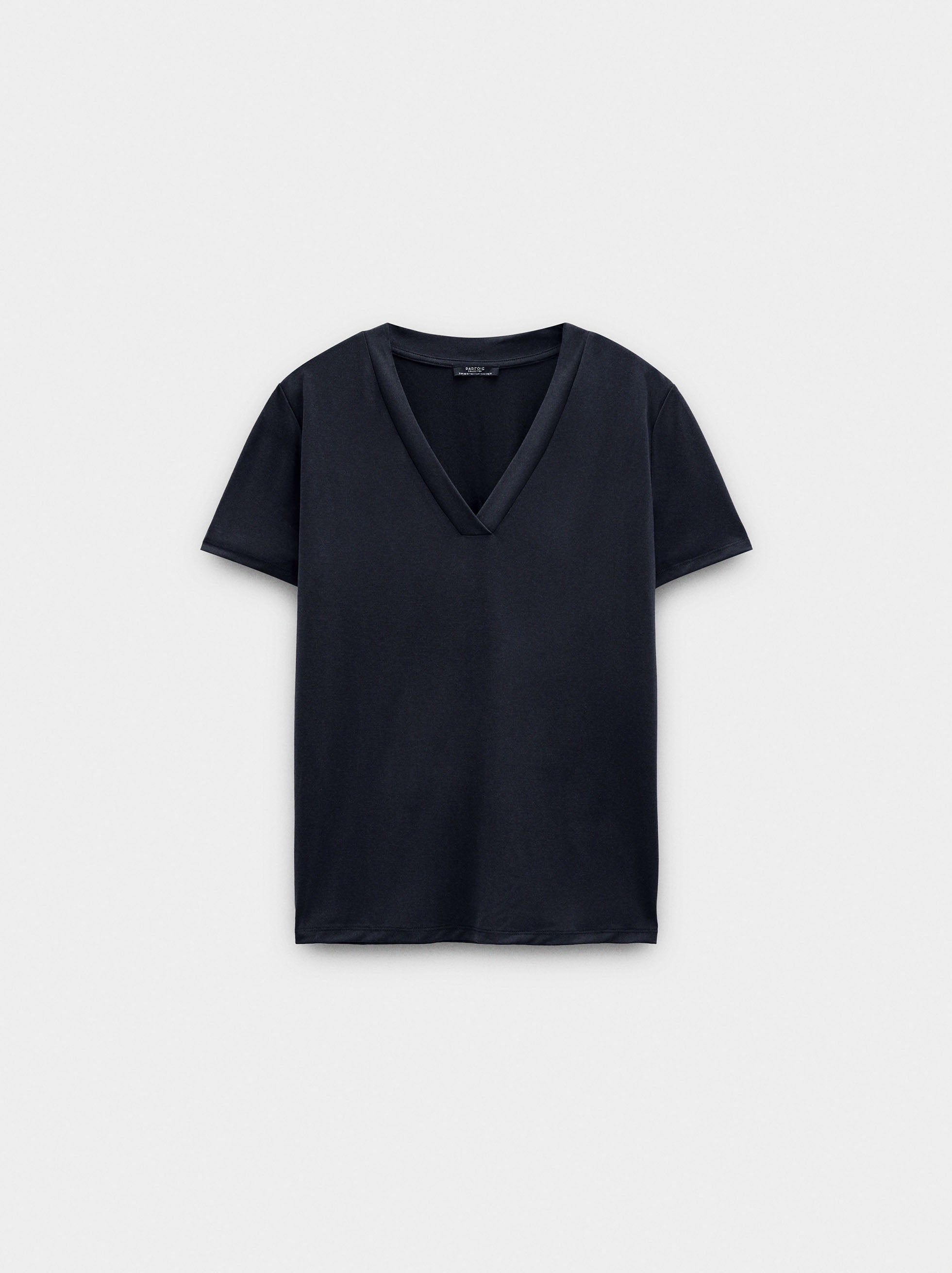 Camiseta Básica Cuello Pico