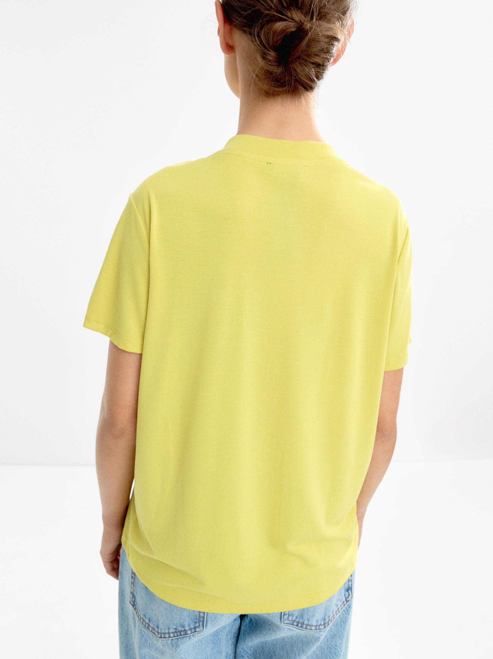 Camiseta Básica Cuello Pico