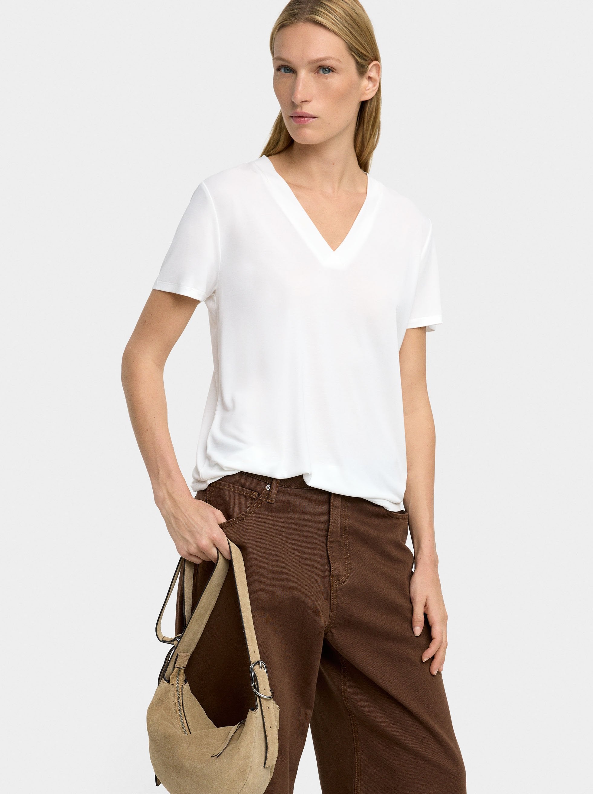 Camiseta Básica Cuello Pico