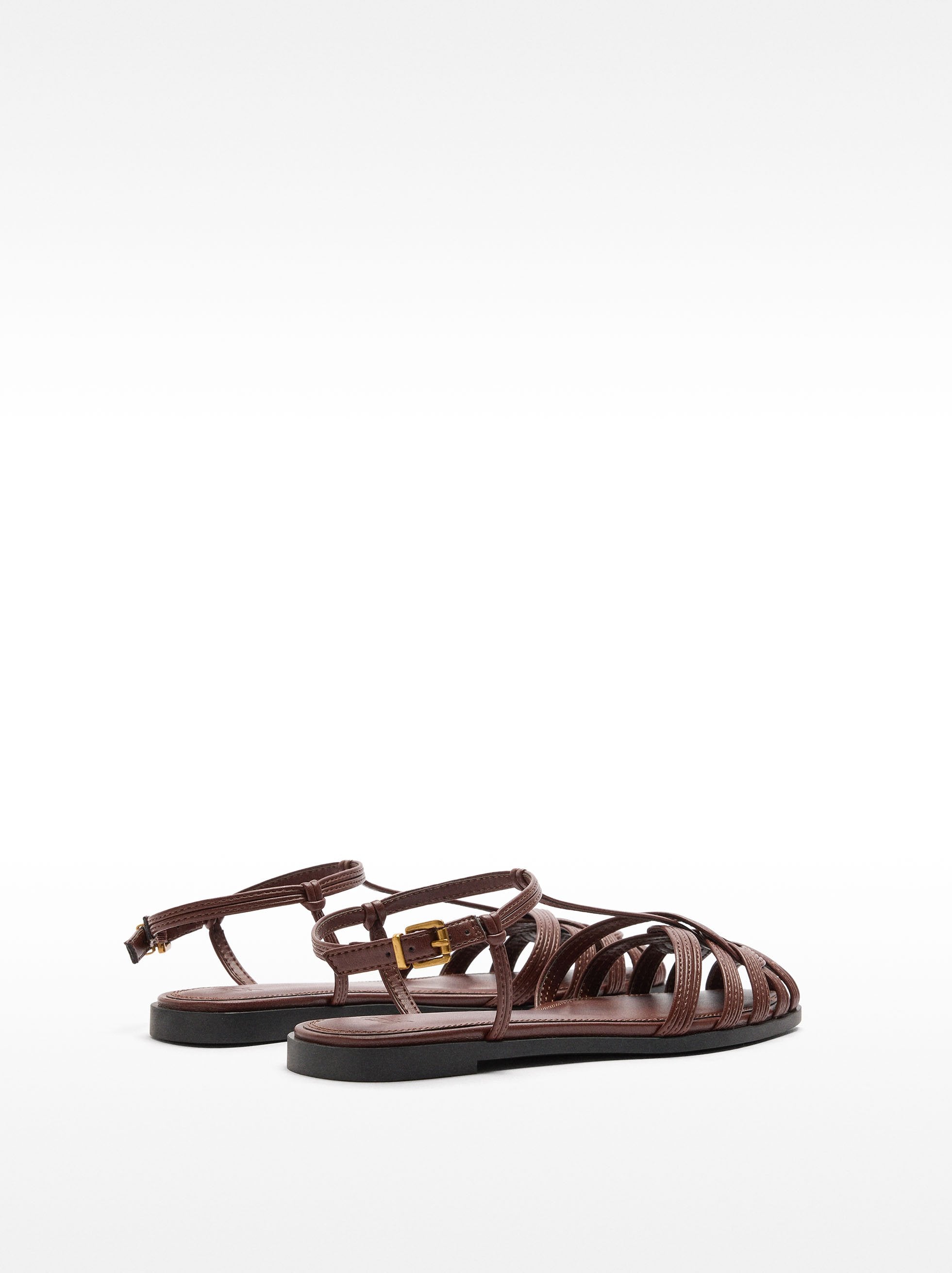 Sandalias Planas Con Tiras Entrelazadas