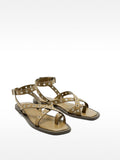 Sandalias Planas Con Tiras Y Tachuelas