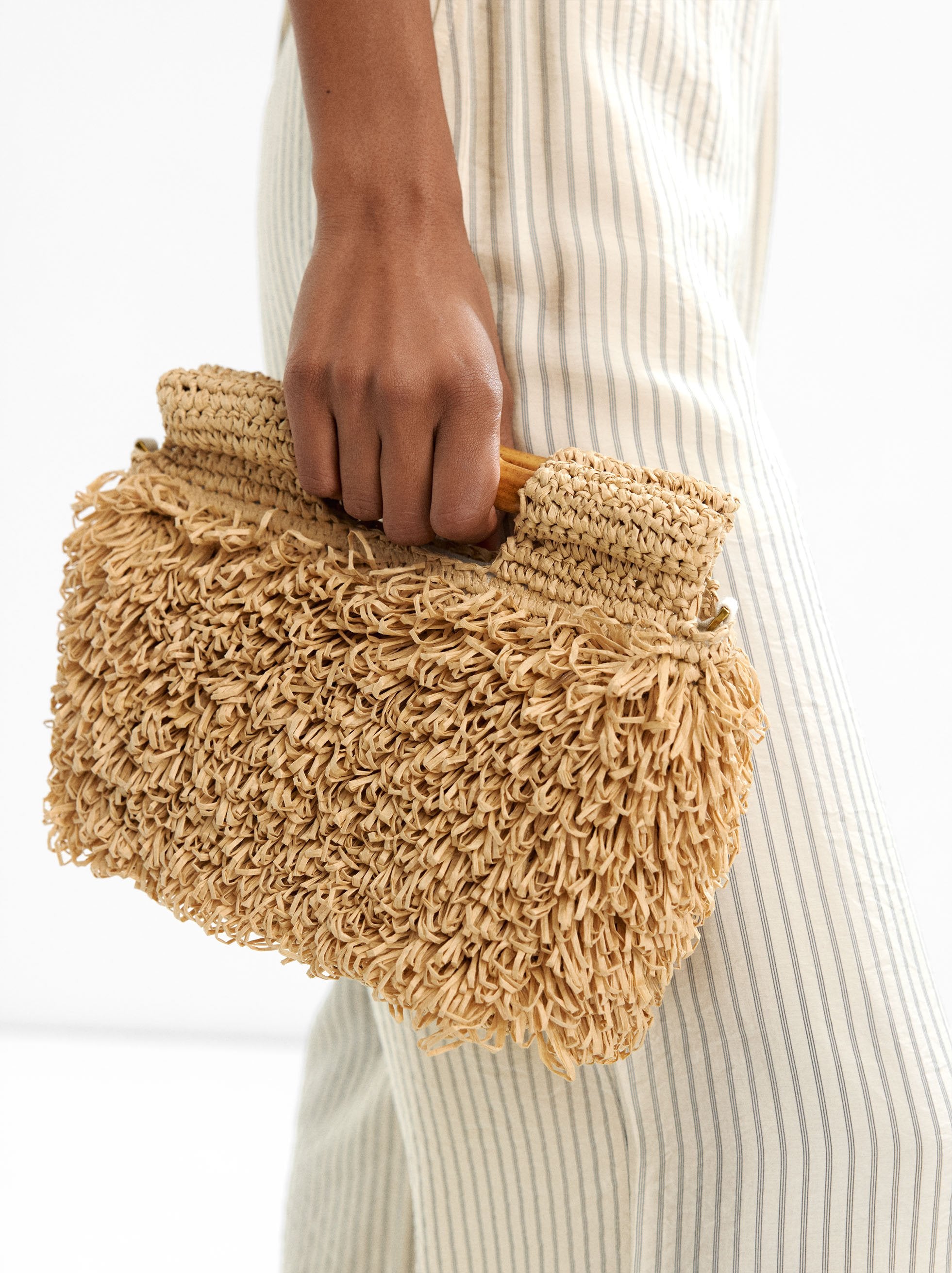 Bolso De Mano Con Efecto Rafia Y Bambú