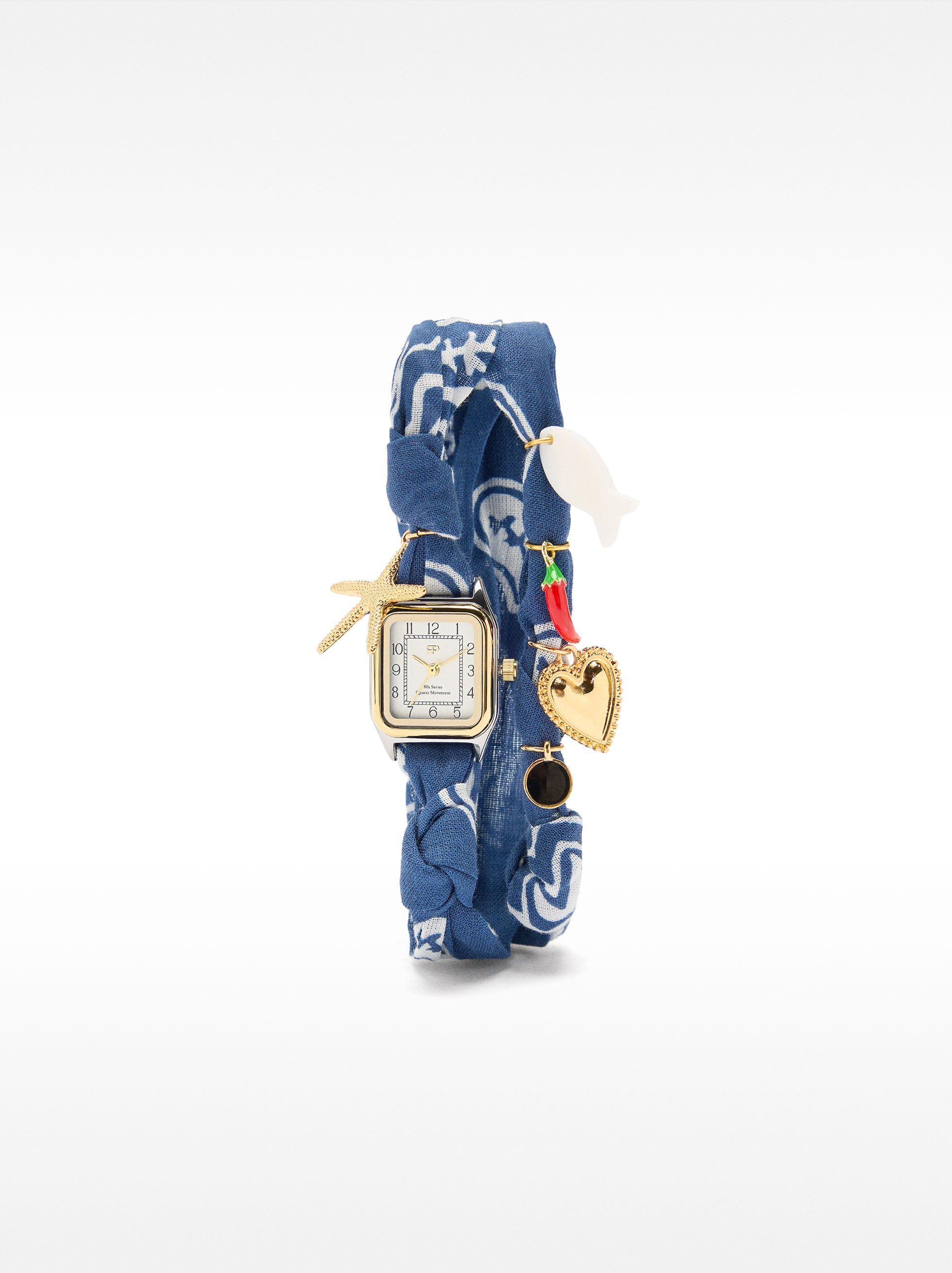 Reloj Con Correa De Tela Y Charms