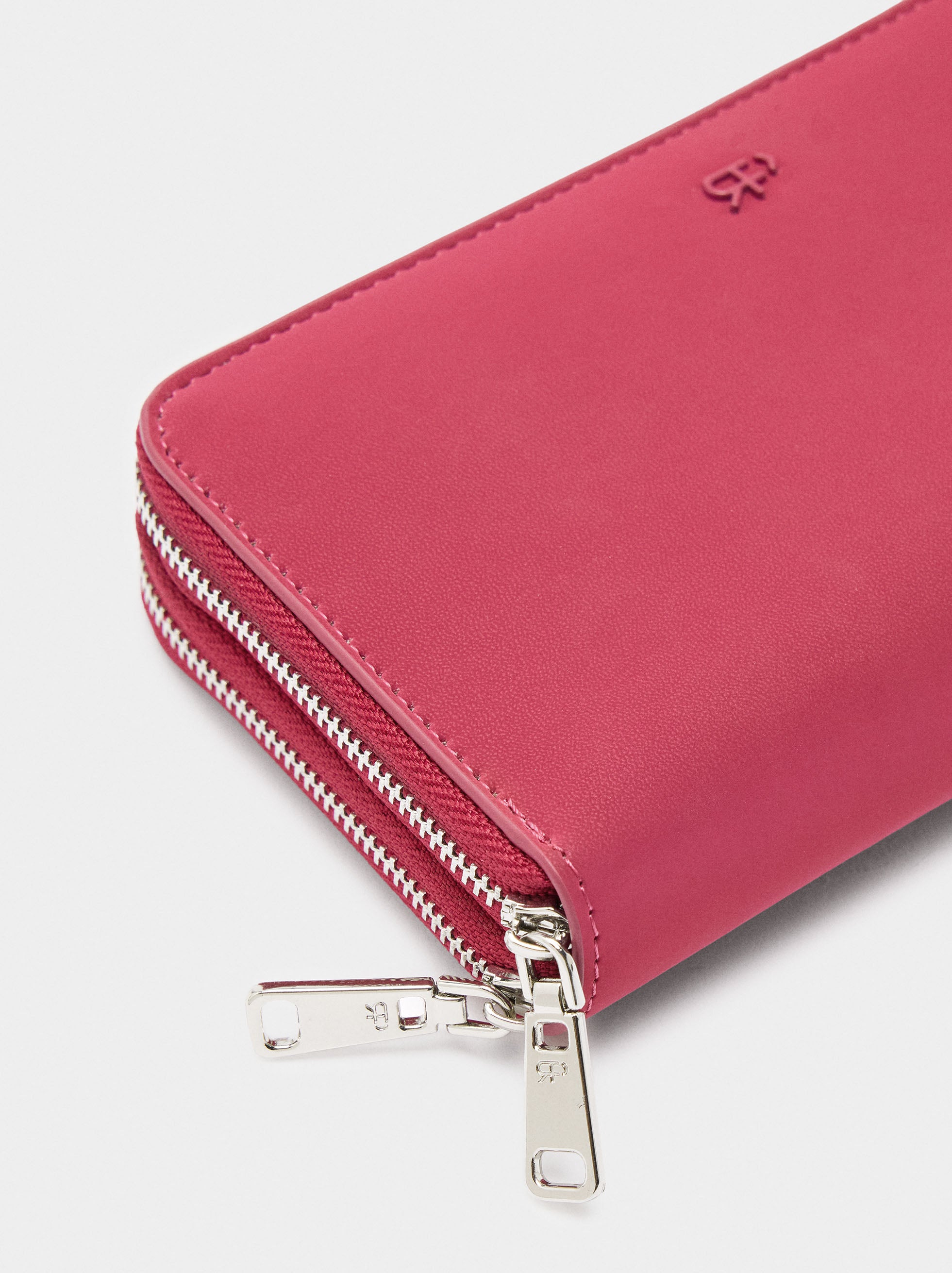Cartera De Textura Suave Con Cremallera