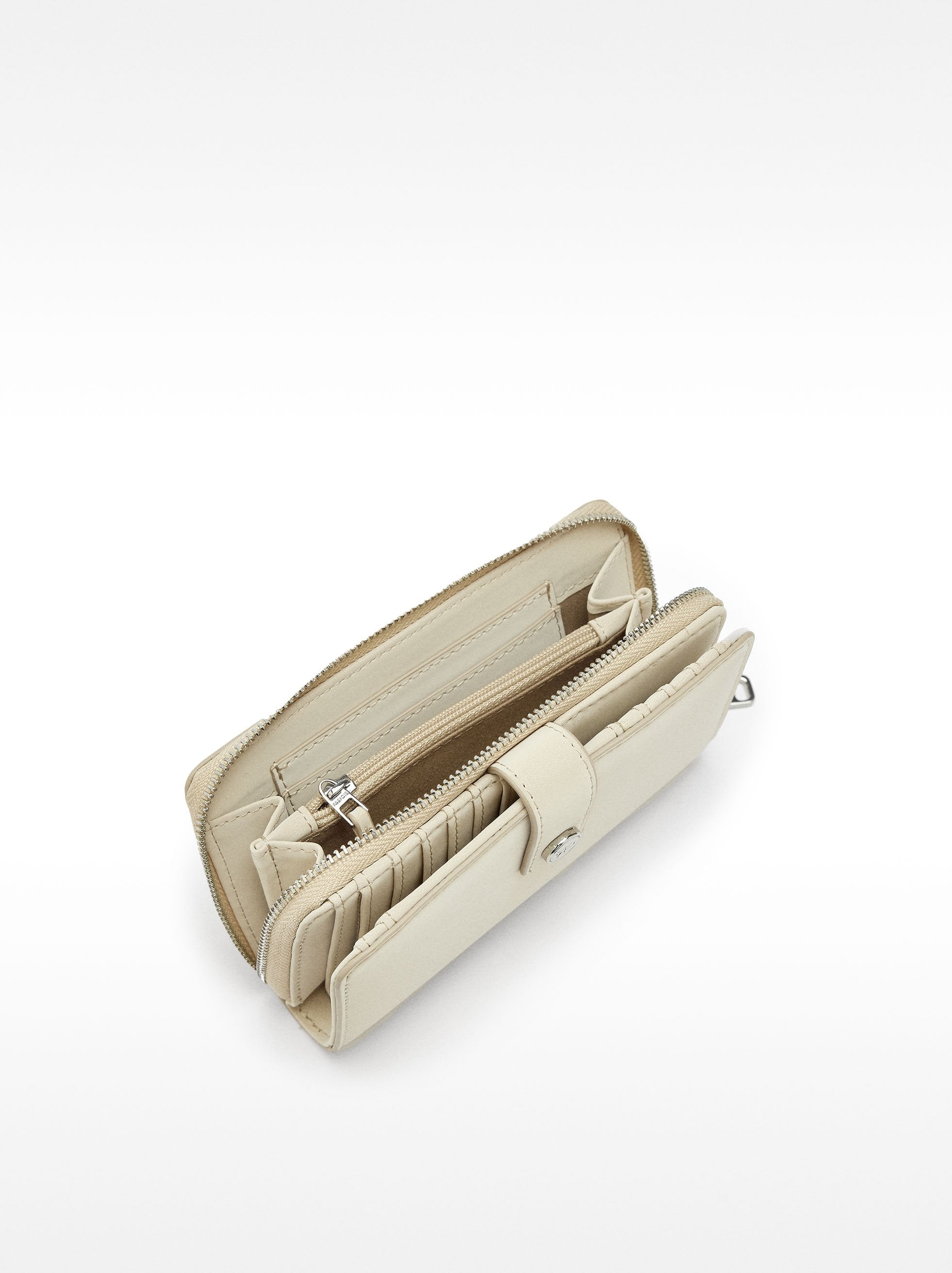 Cartera Con Textura Suave