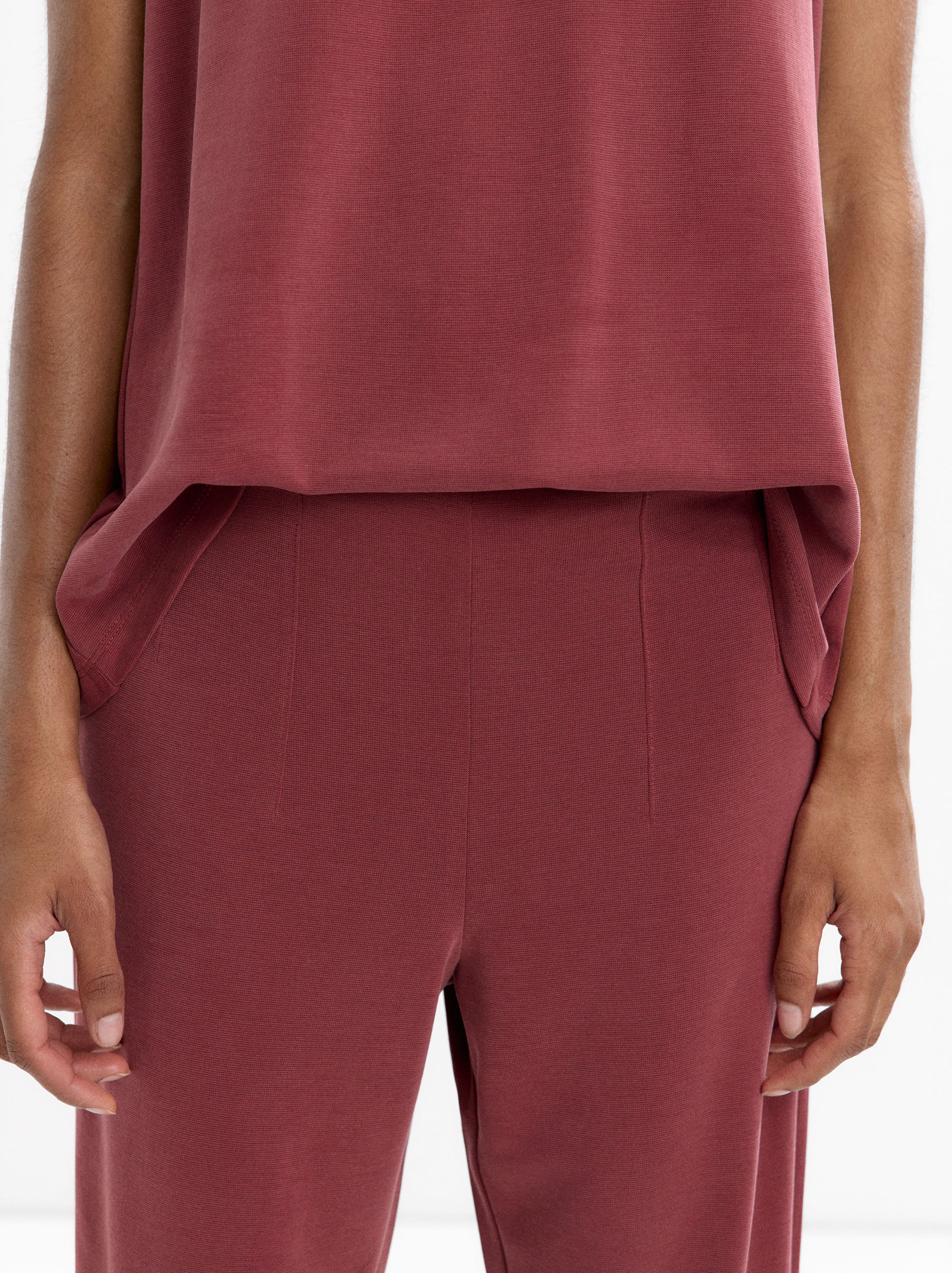 Pantalón Con Pinzas Y Cintura Elástica