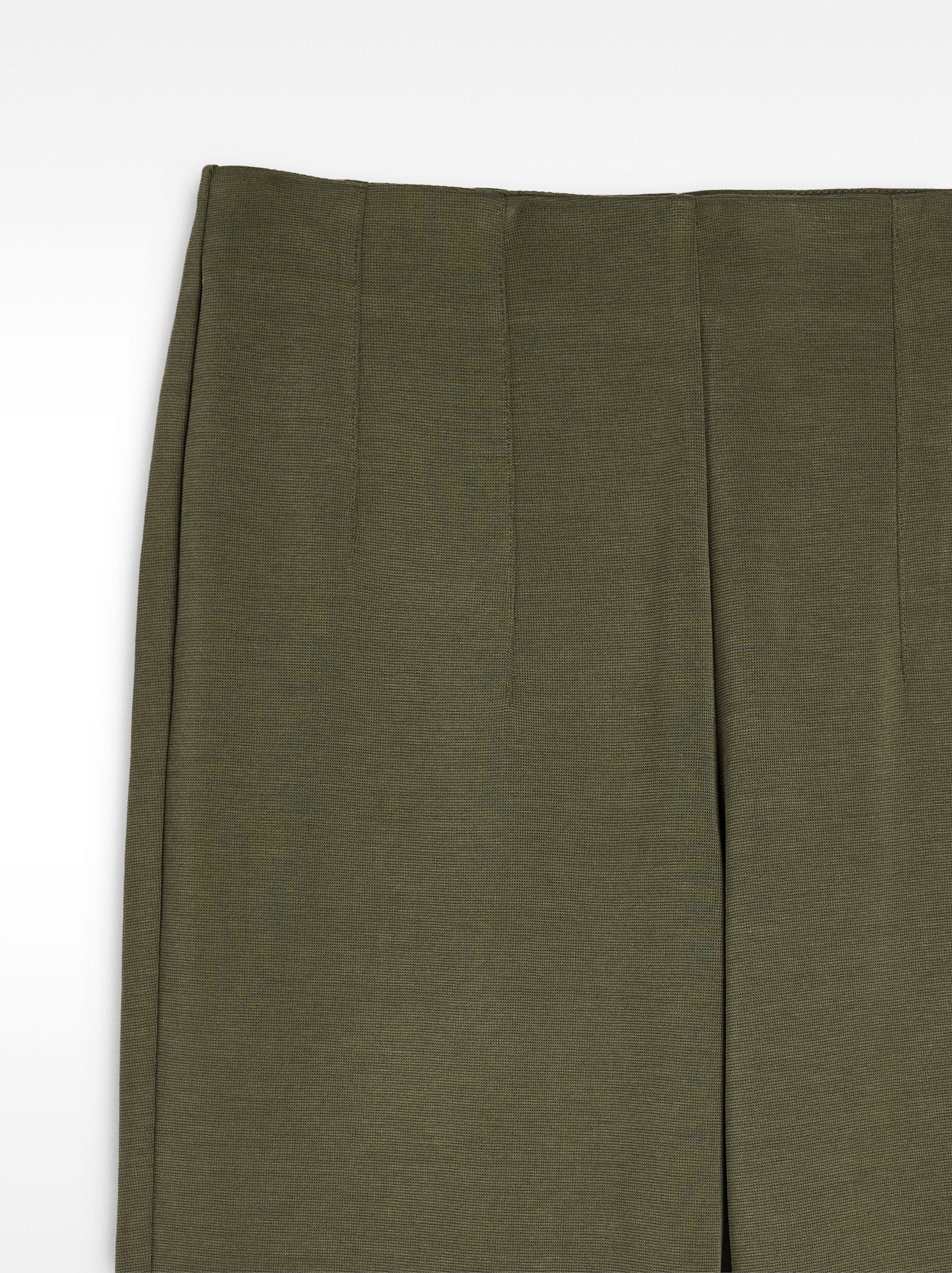 Pantalón Con Pinzas Y Cintura Elástica