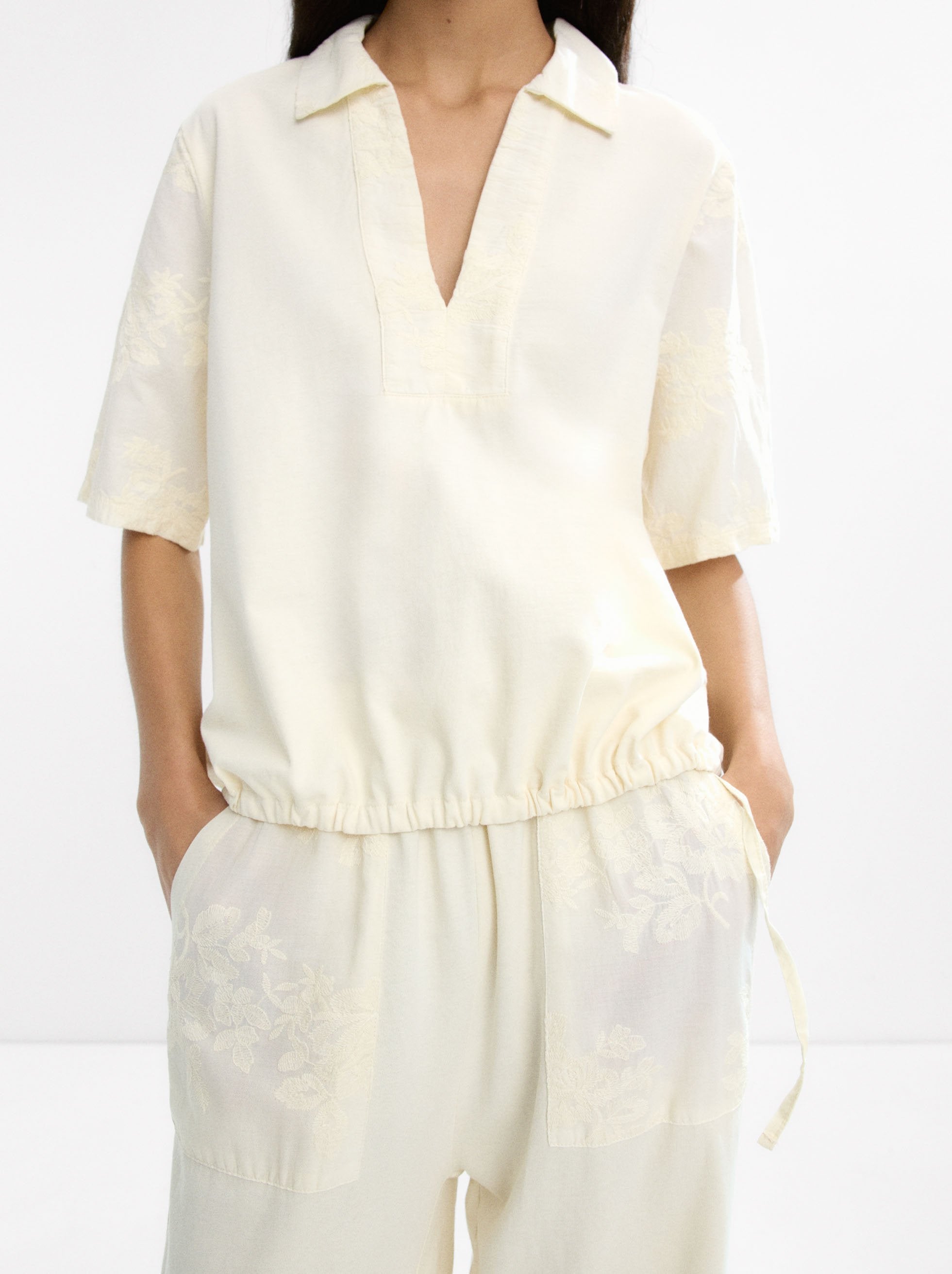Blusa Con Bordados 100% De Algodón