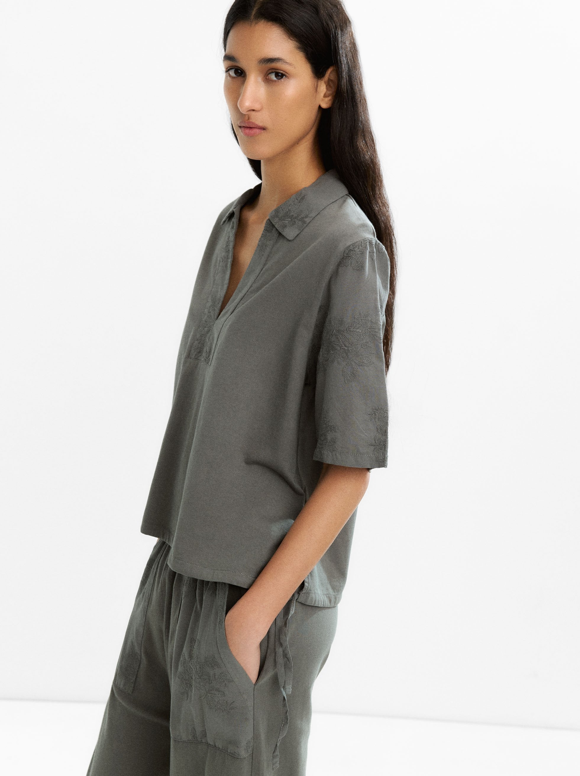 Blusa Con Bordados 100% De Algodón