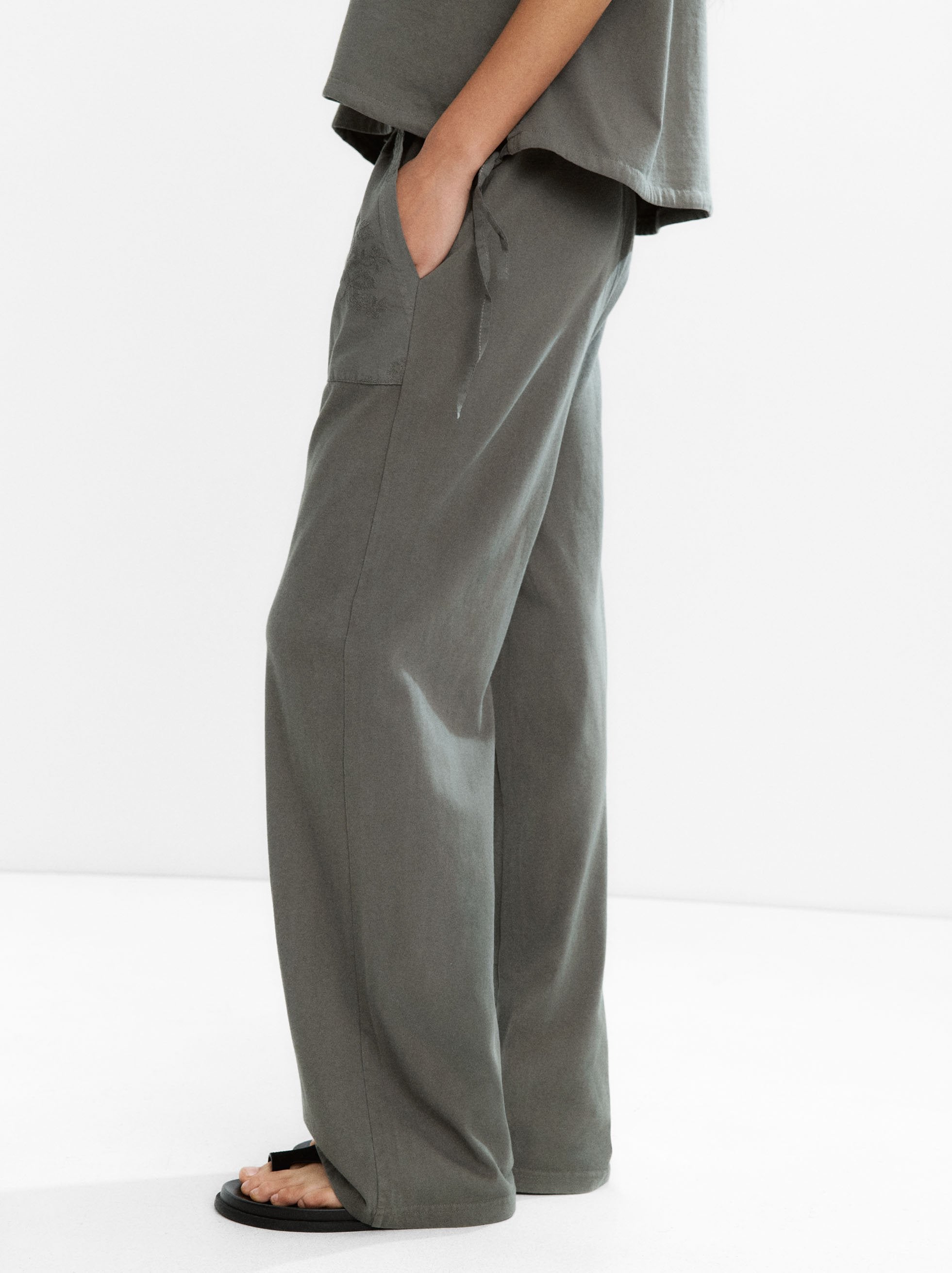 Pantalón 100 % Algodón Con Bordado