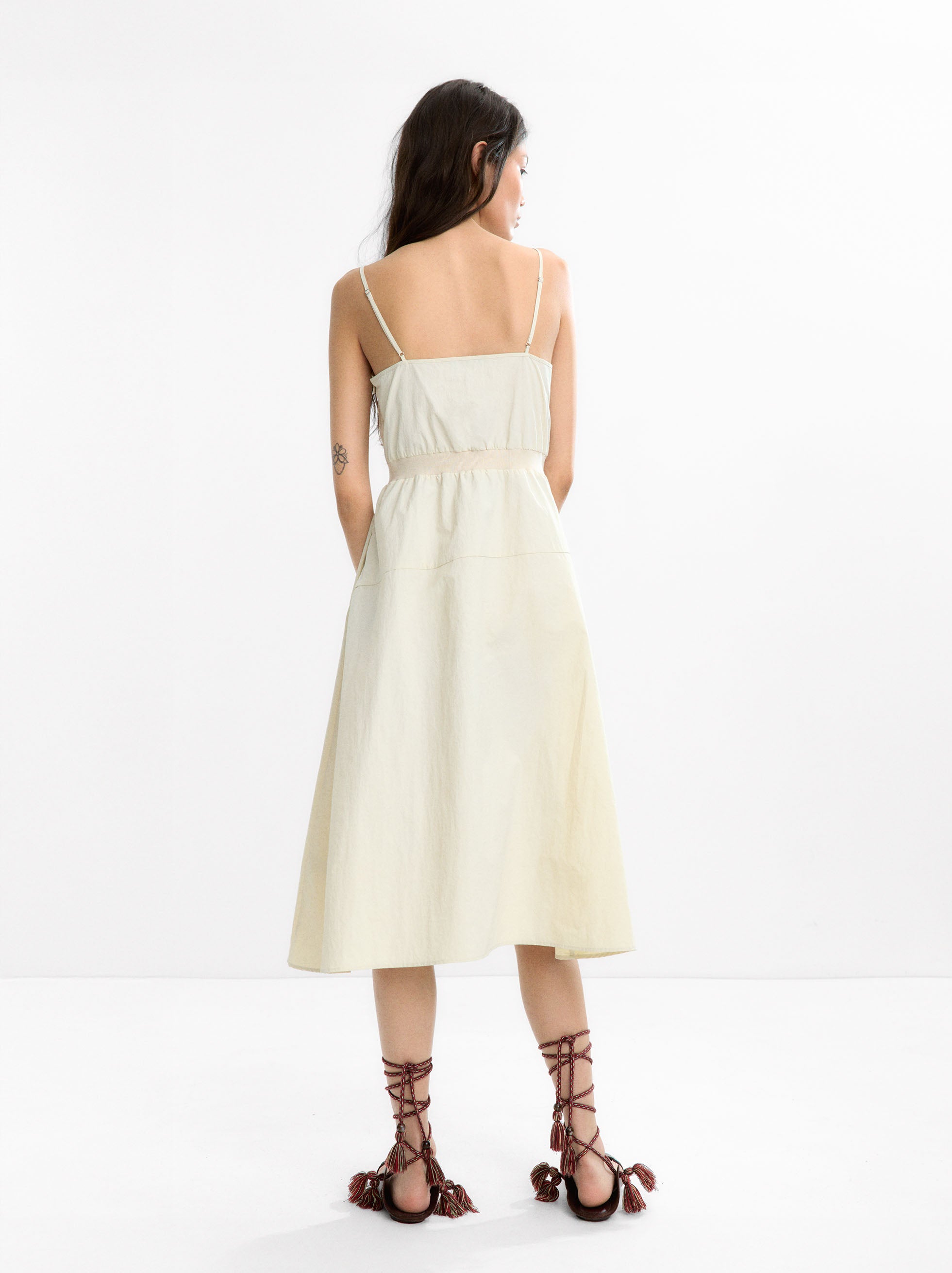 Vestido Midi Con Tirantes