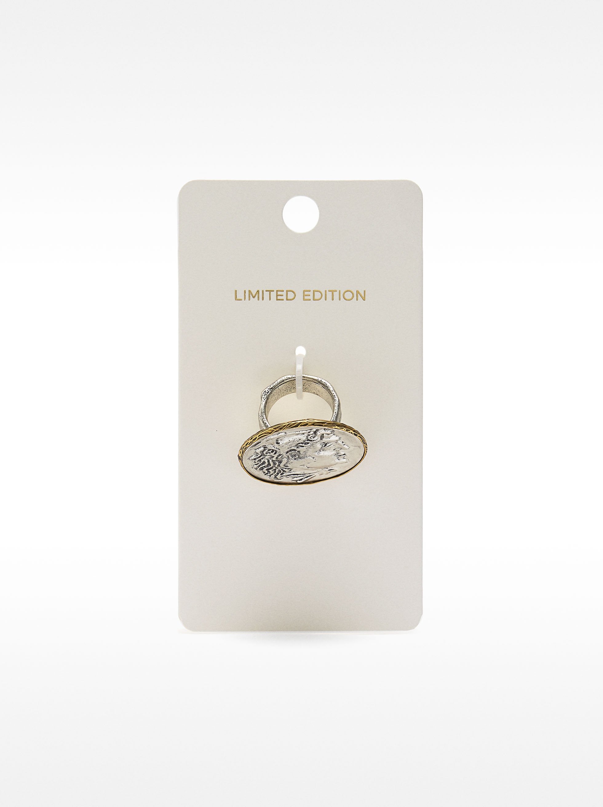 Anillo Con Medalla Y Efecto Envejecido
