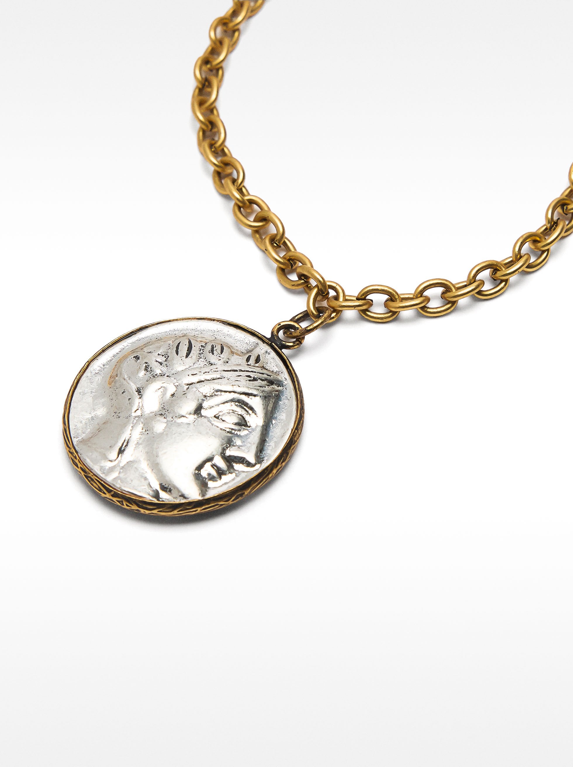 Collar De Cadena Con Medalla Y Efecto Envejecido