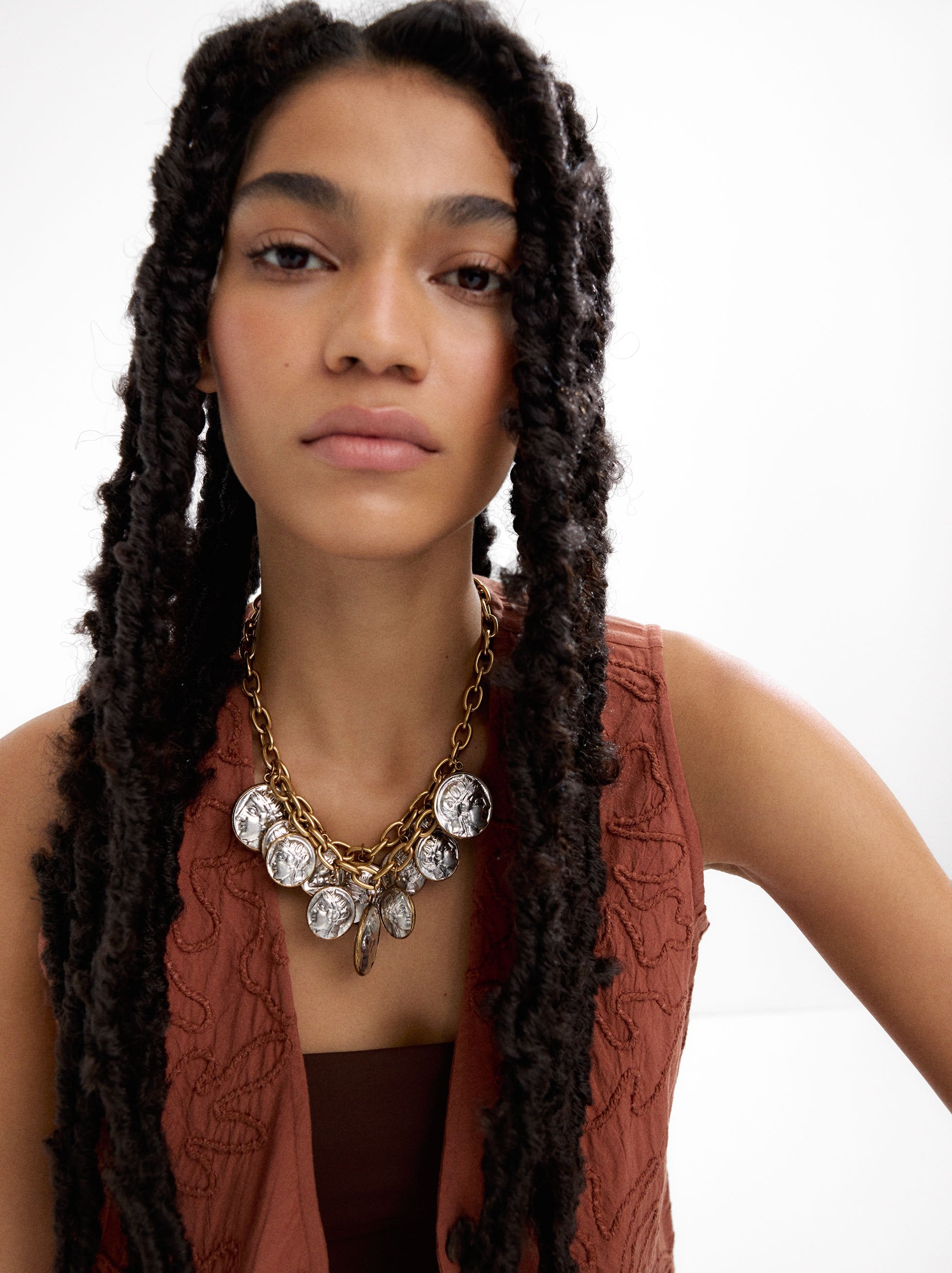 Collar De Cadena Con Medallas Y Efecto Envejecido