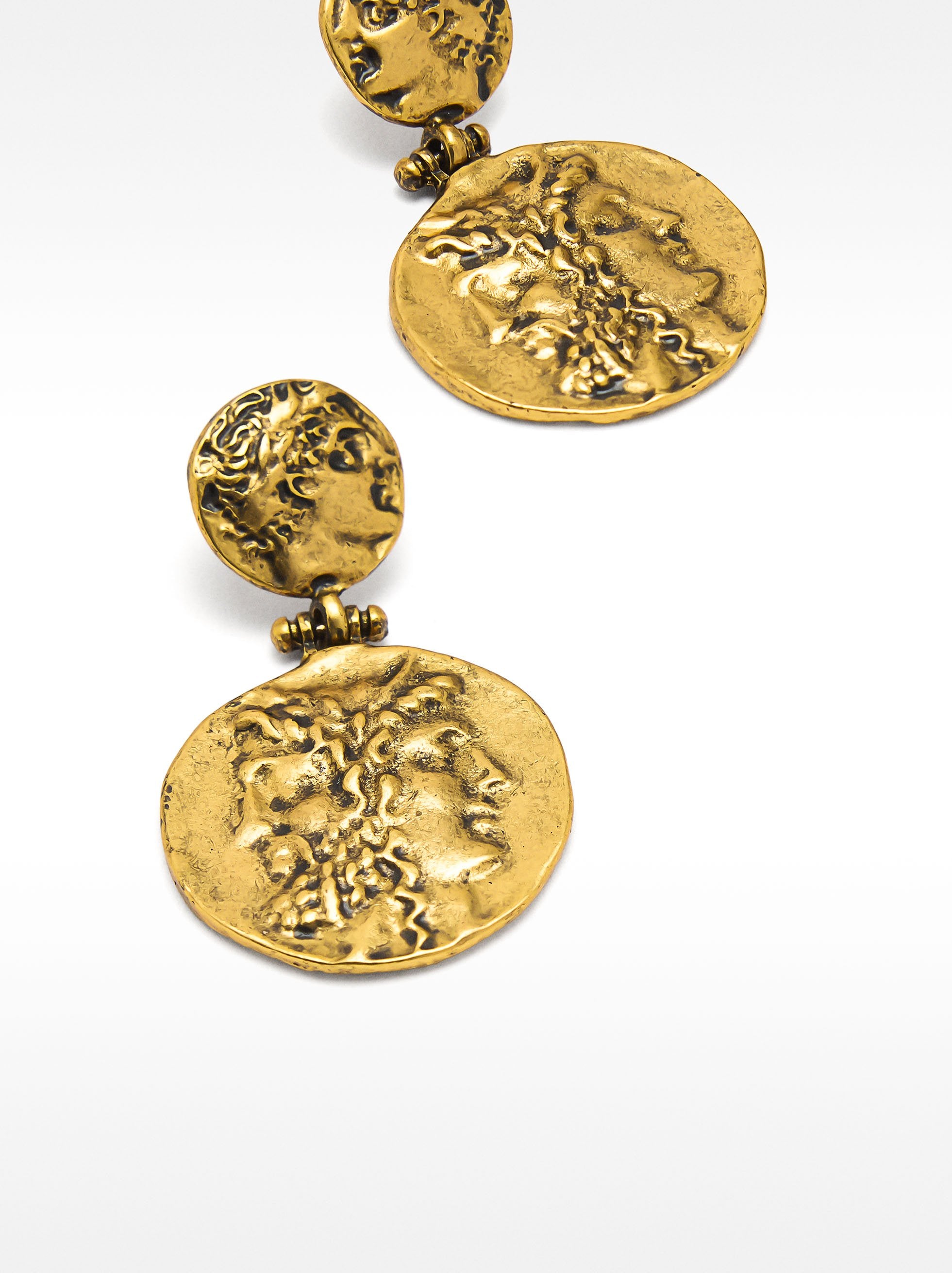 Pendientes Con Medallas Y Efecto Envejecido