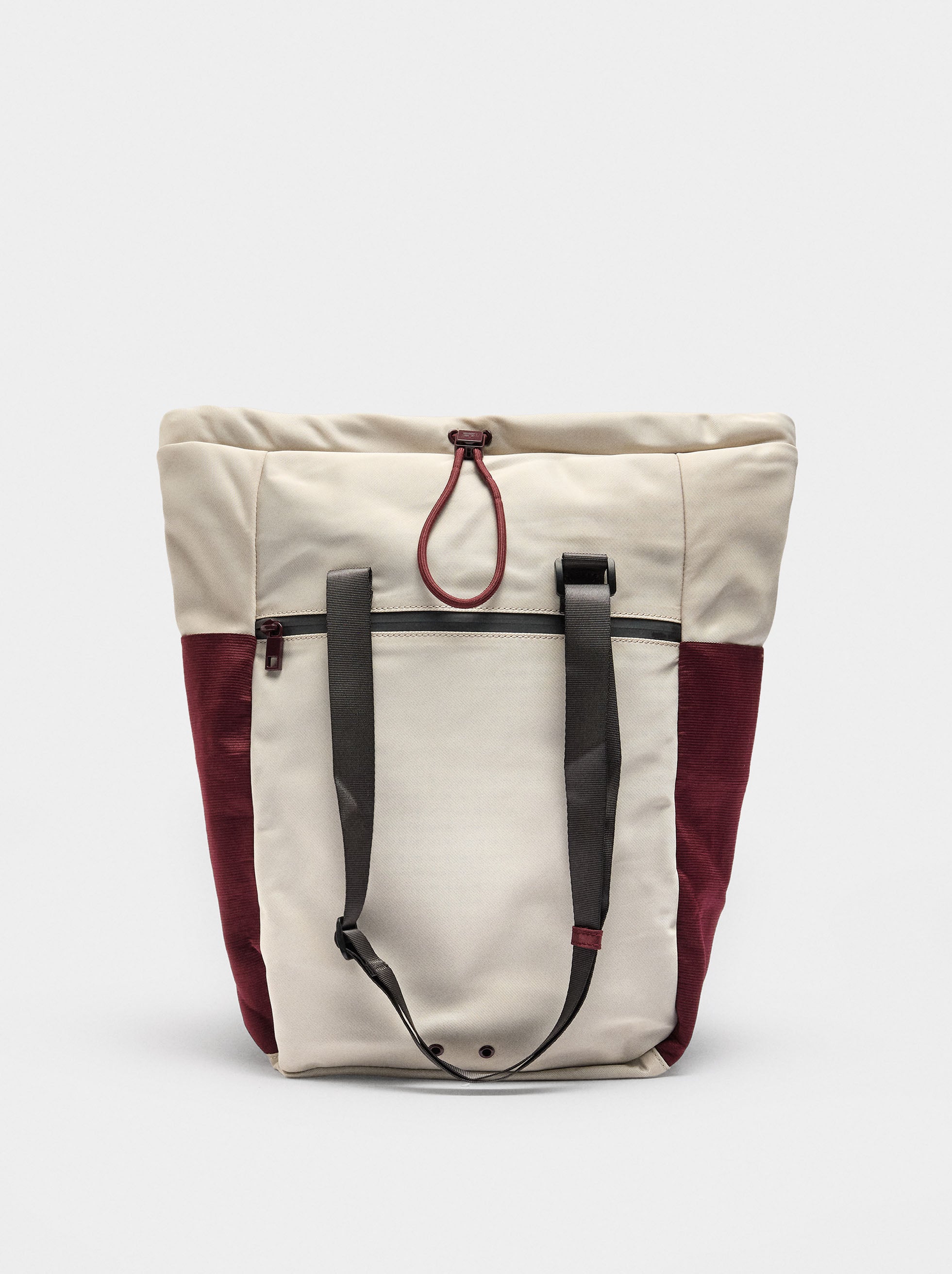 Mochila De Nylon Con Fruncido