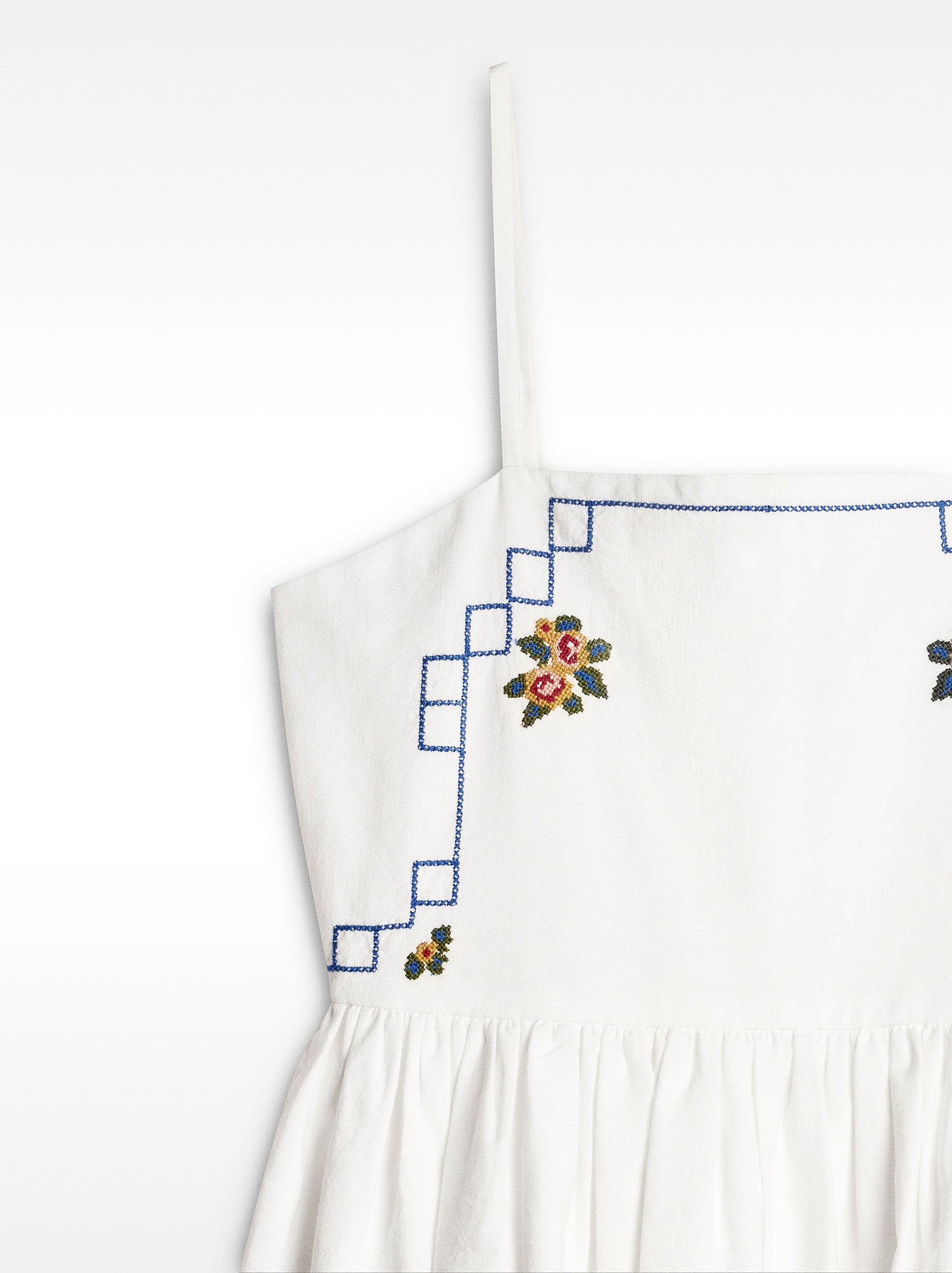 Vestido Largo Con Bordados